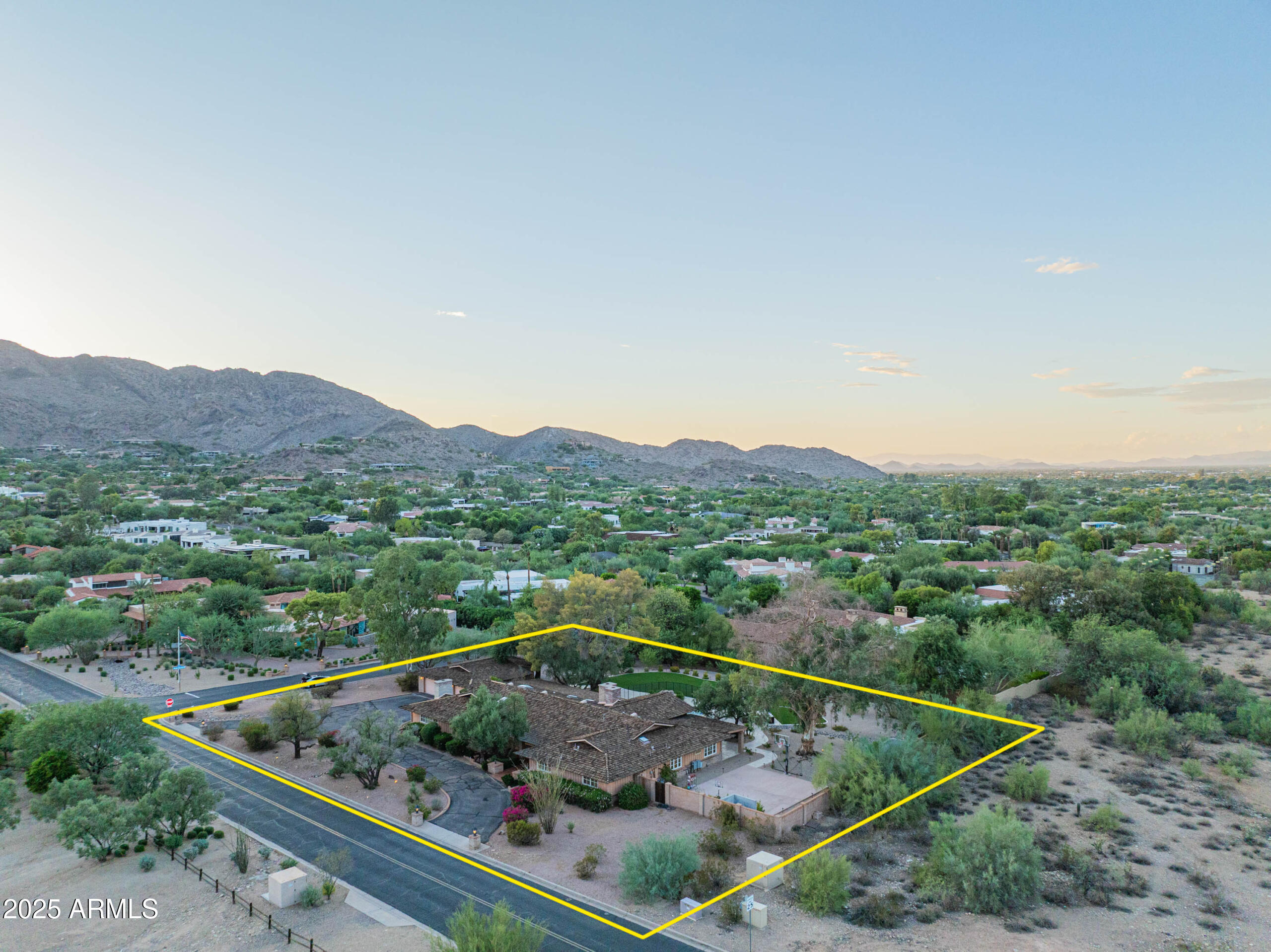 5136 E ROADRUNNER Road