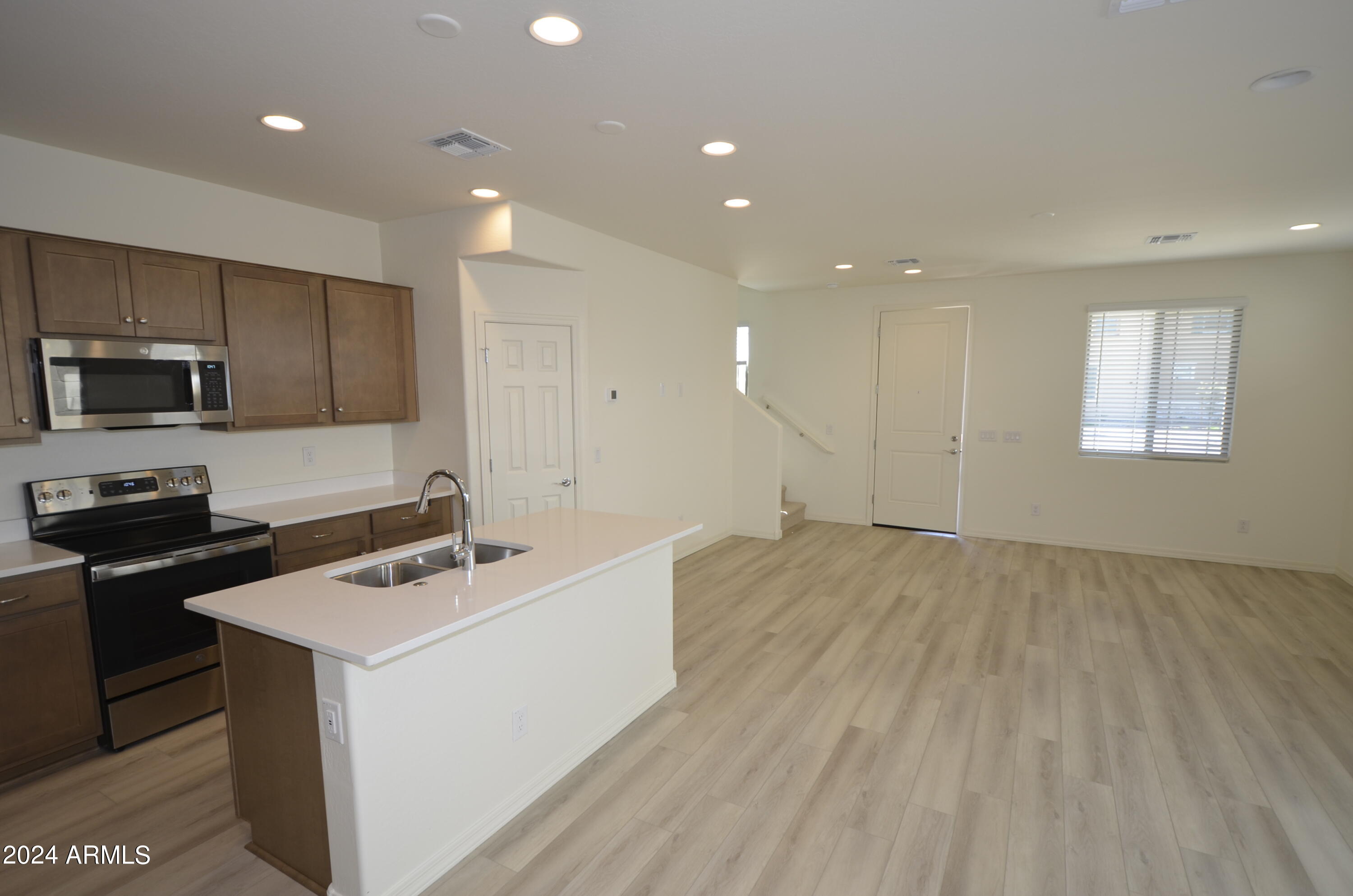 1306 W Sparrow Drive