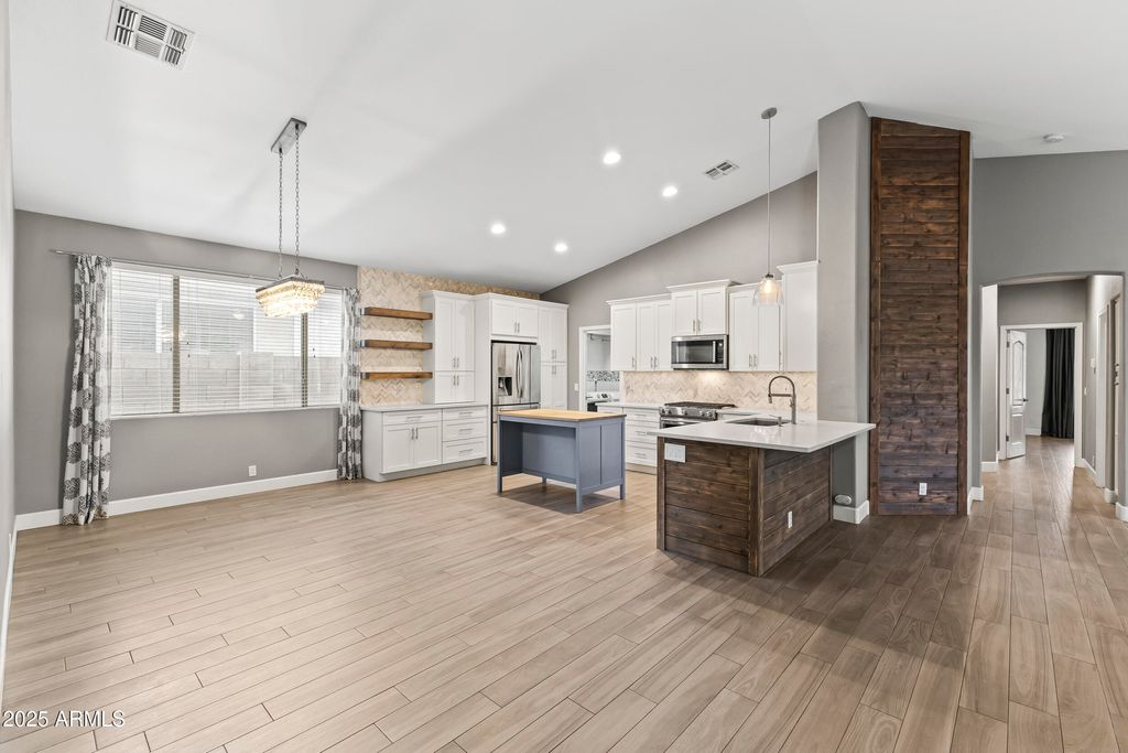Photo of 2660 E Hulet Drive, Chandler, AZ 85225 (MLS # 6932119)