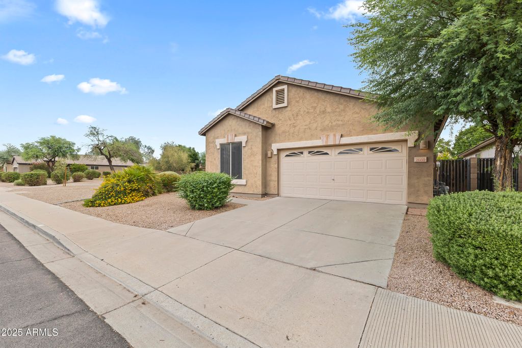 Photo of 2660 E Hulet Drive, Chandler, AZ 85225 (MLS # 6932119)