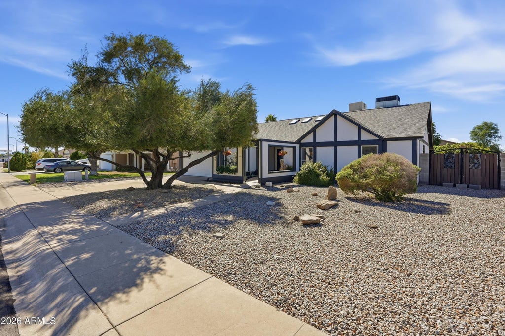 Photo of 12442 N 86th Lane, Peoria, AZ 85381 (MLS # 7090055)