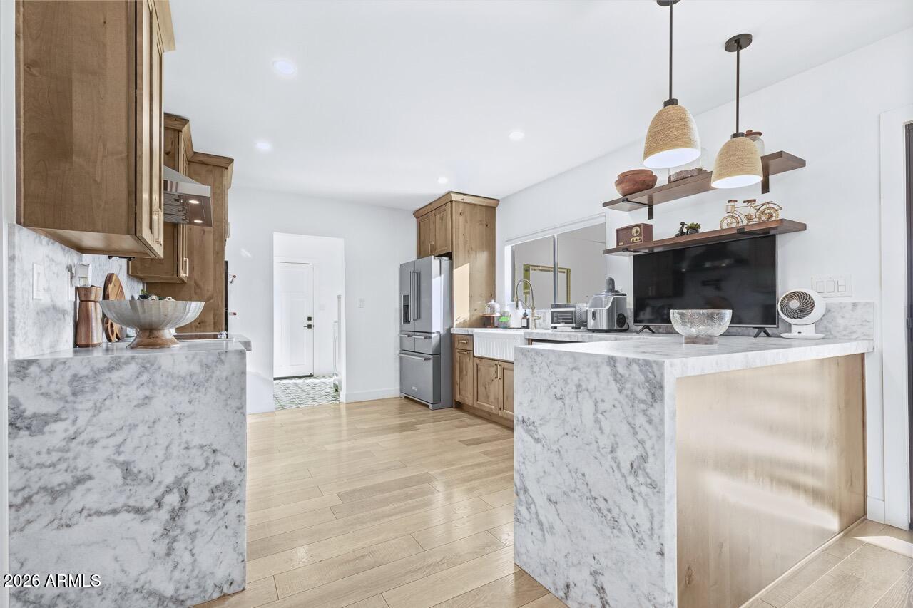 9001 W TAYLOR Street