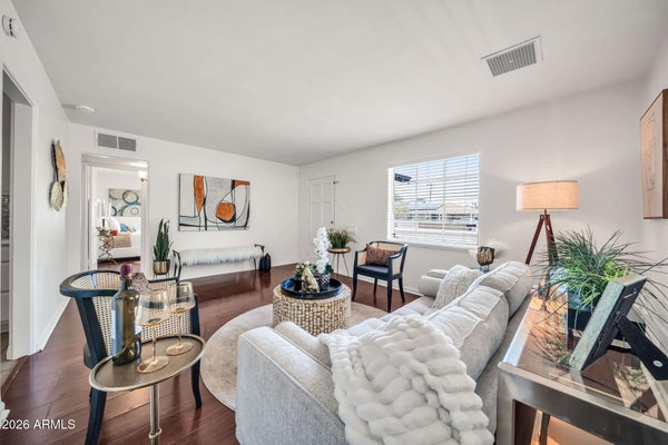 2221 W CLARENDON AVE, PHOENIX, AZ 85015 - Image 1a2ae5889bfad5fd0ac4a3a714d9accc/60340276