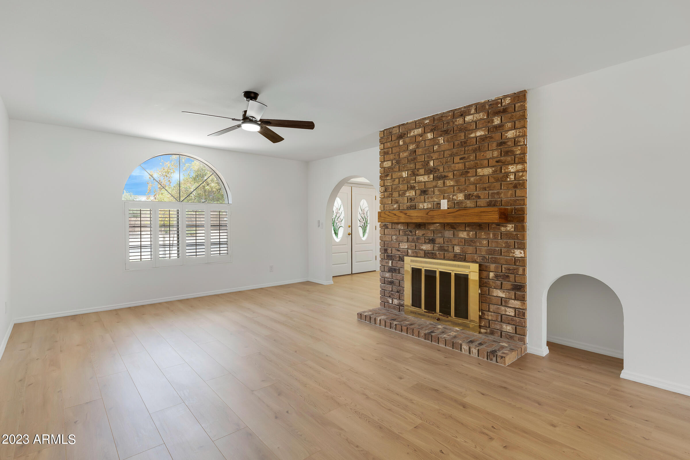 Photo 6 of 31 of 423 W KNOX Road townhome
