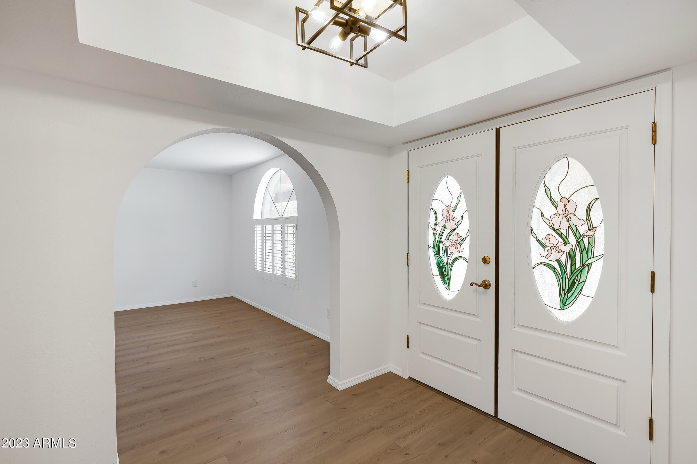 Photo 4 of 31 of 423 W KNOX Road townhome