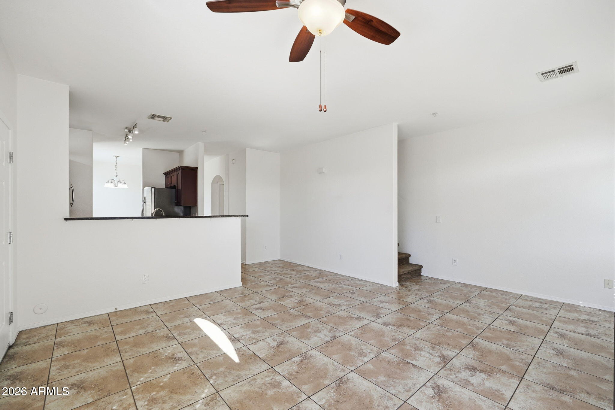 2725 E MINE CREEK Road 1013
