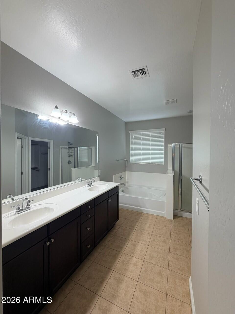 1810 W LOEMANN Drive