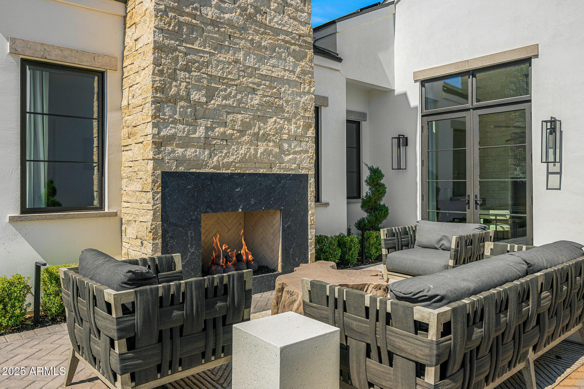 6238 E CALLE ROSA --