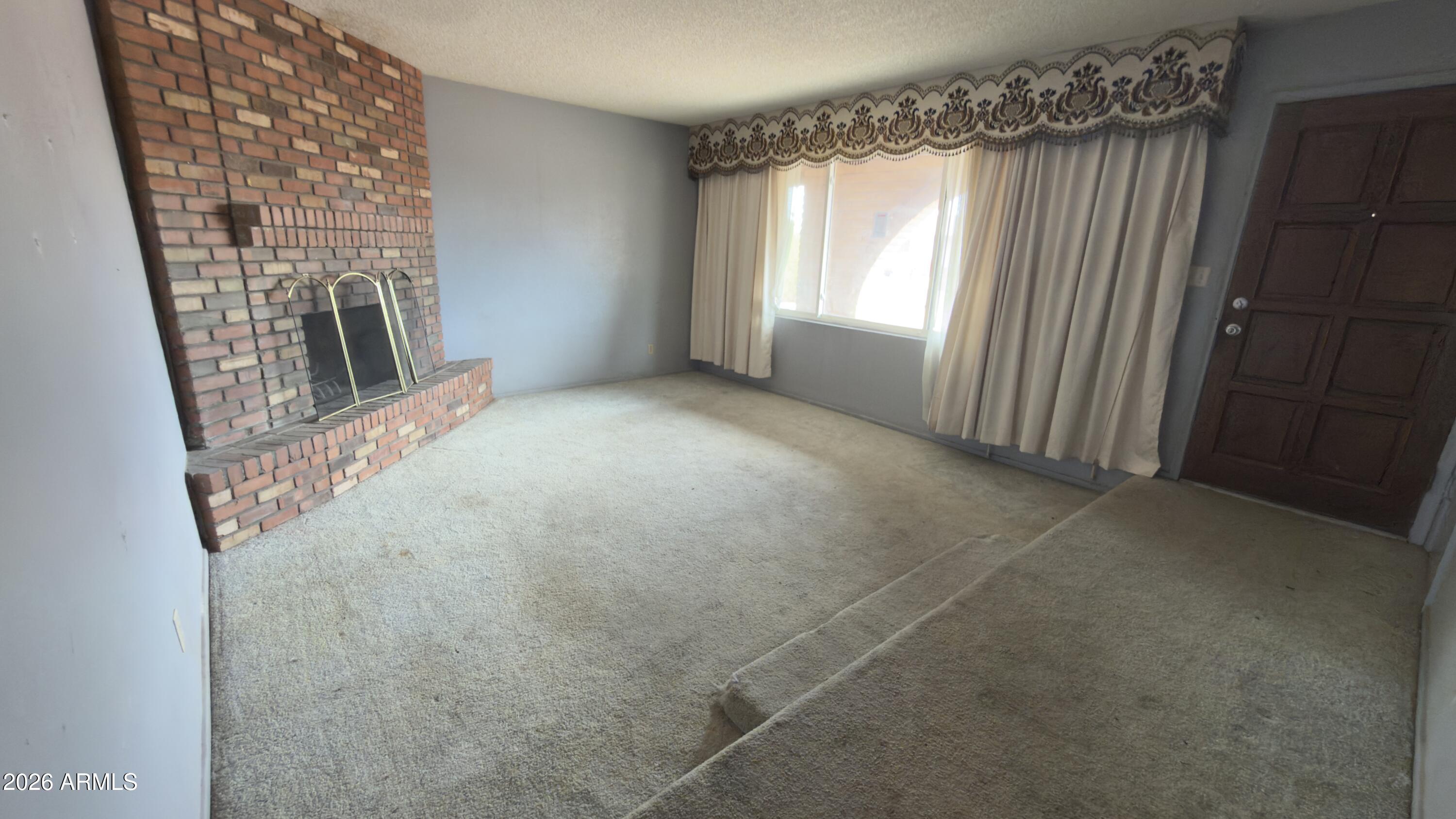 610 E VIA ELENA Street