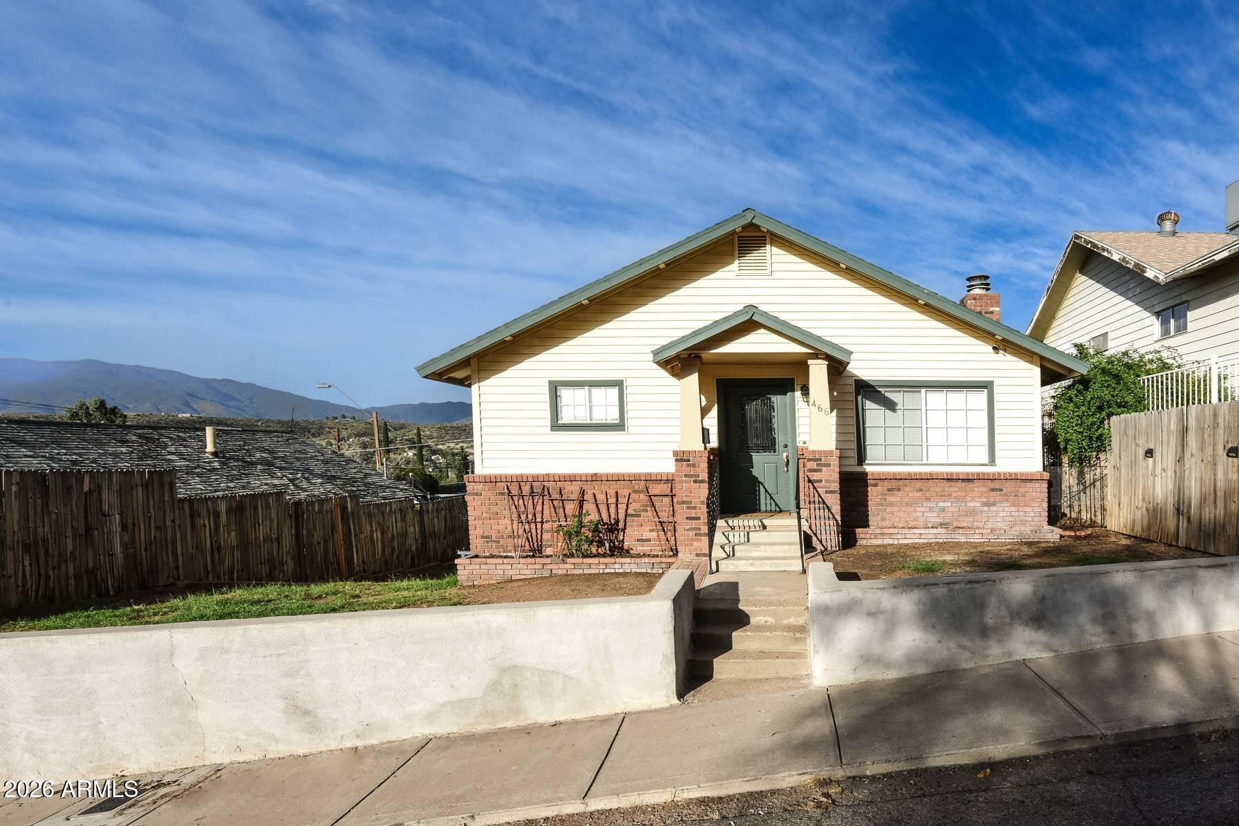 466 S FOURTH Street