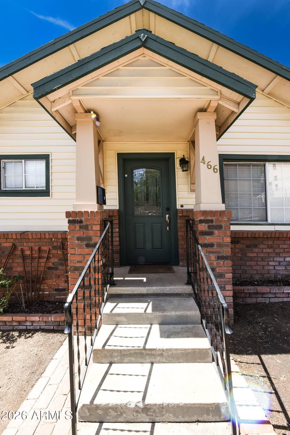 466 S FOURTH Street