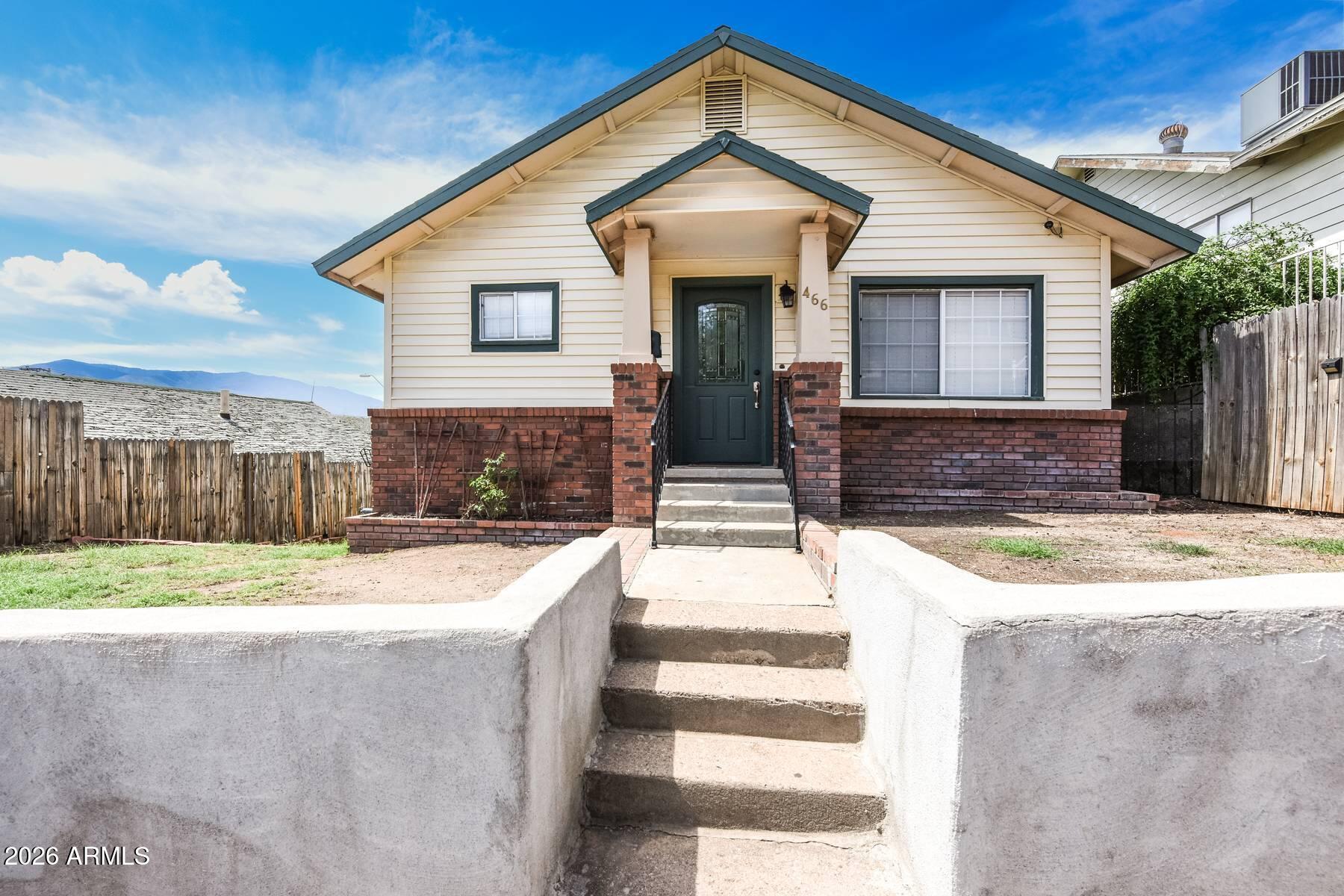 466 S FOURTH Street