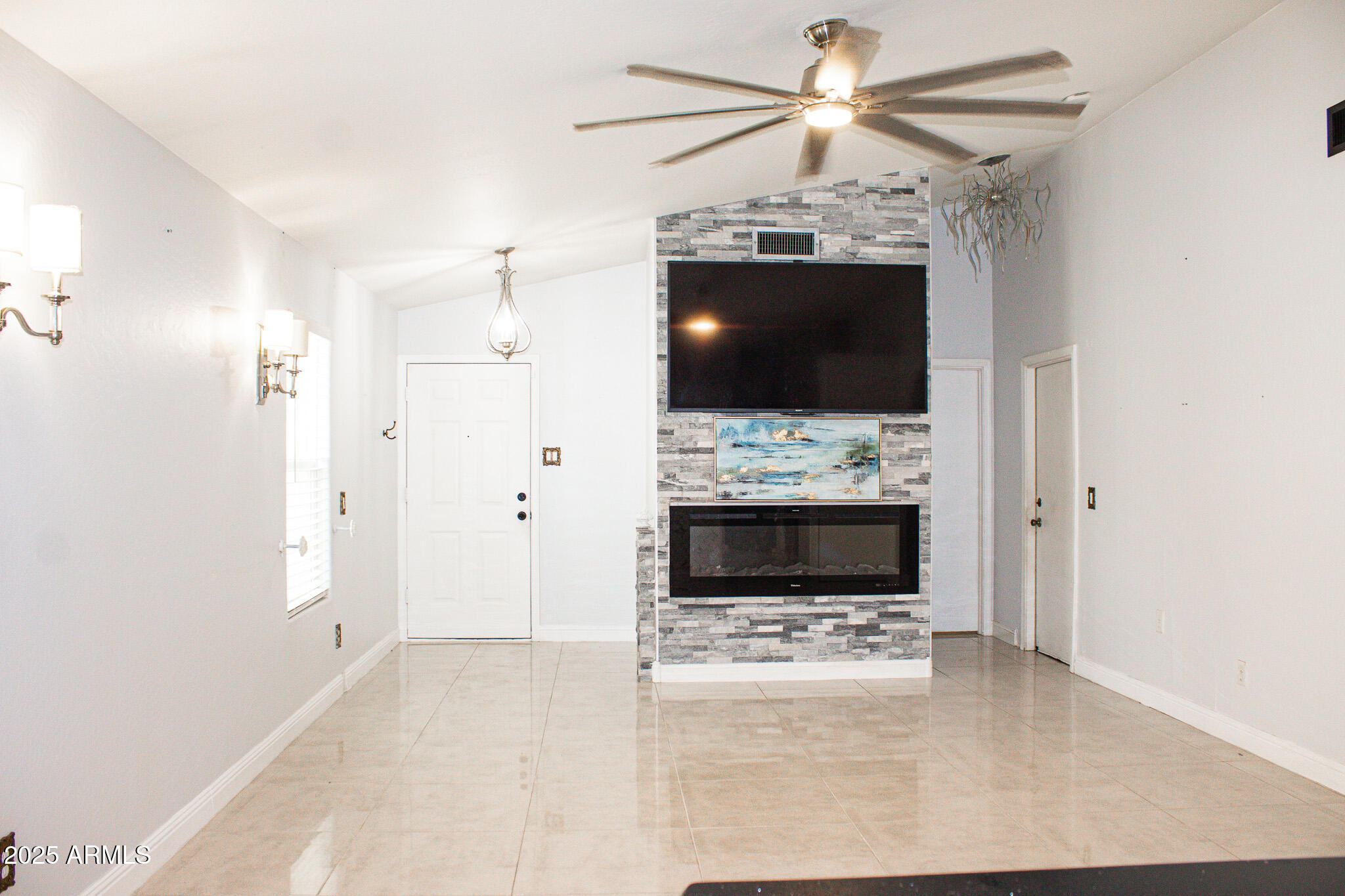 25211 W JACKSON Avenue