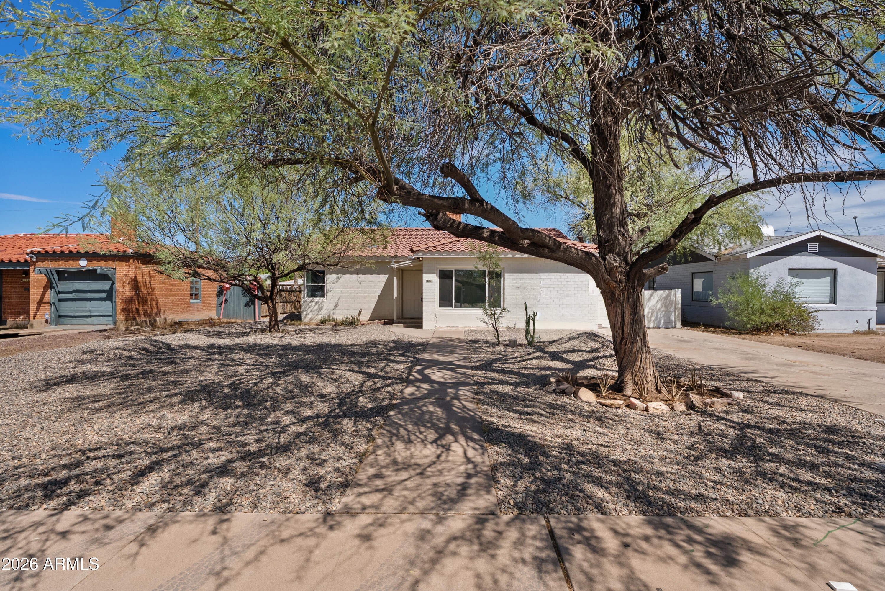 1726 E CORONADO Road