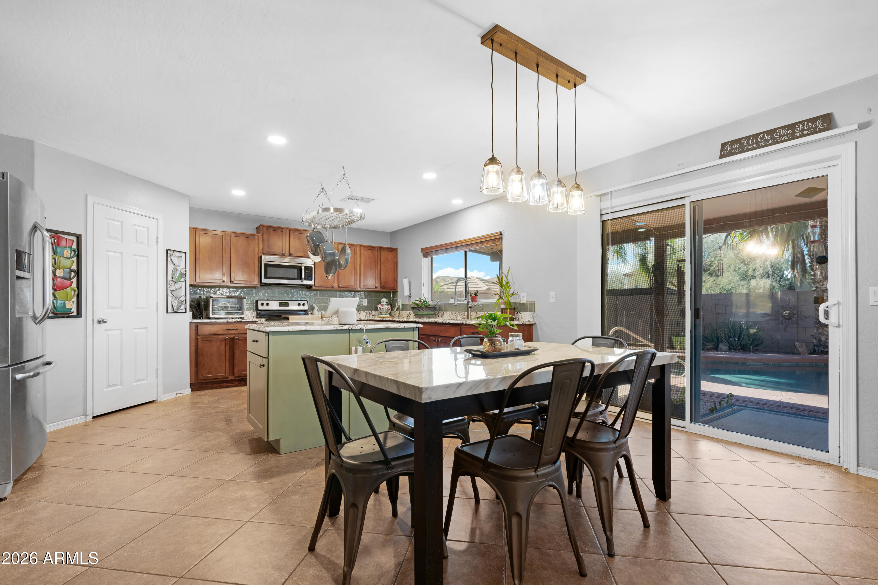 28204 N GRANITE Avenue