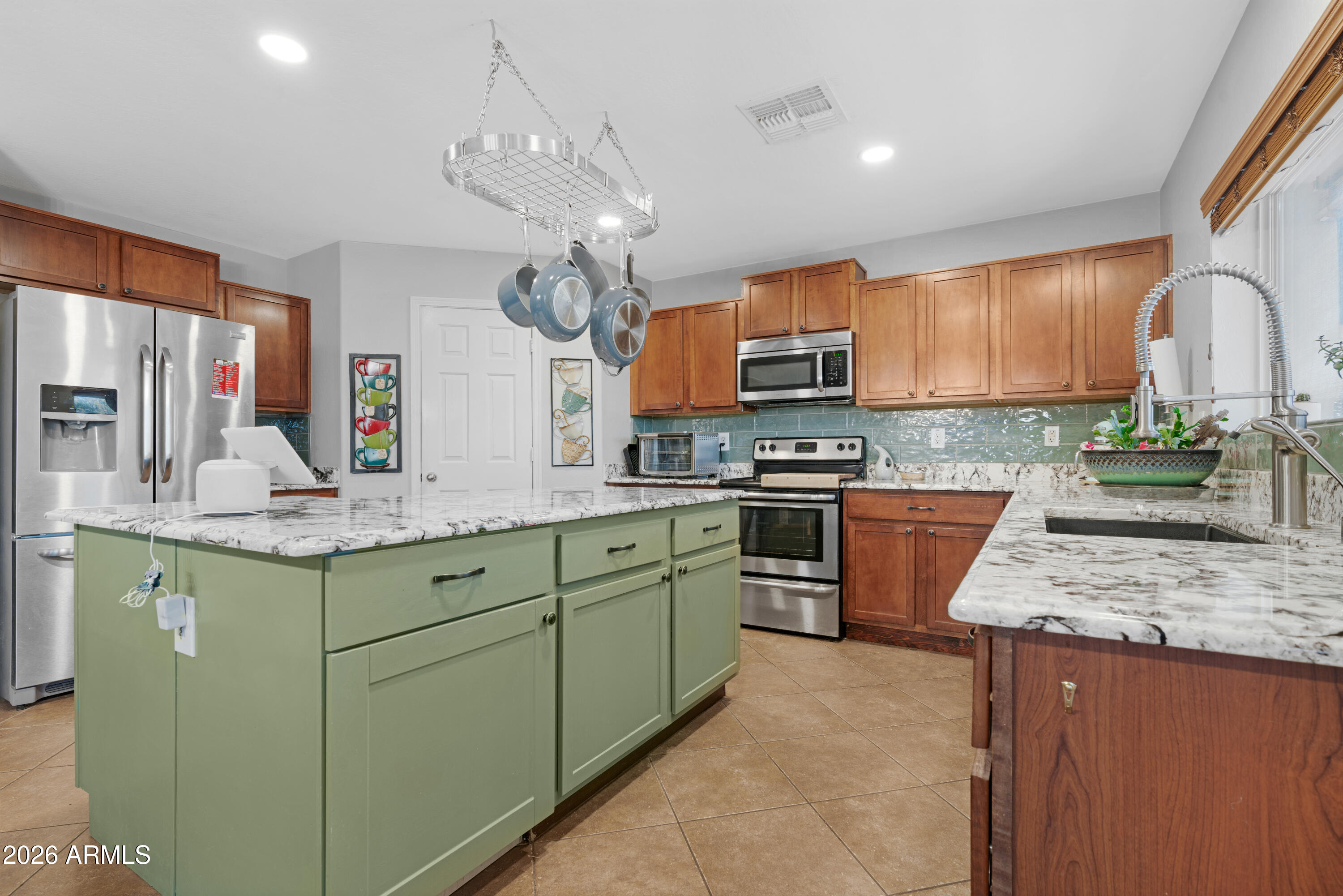 28204 N GRANITE Avenue