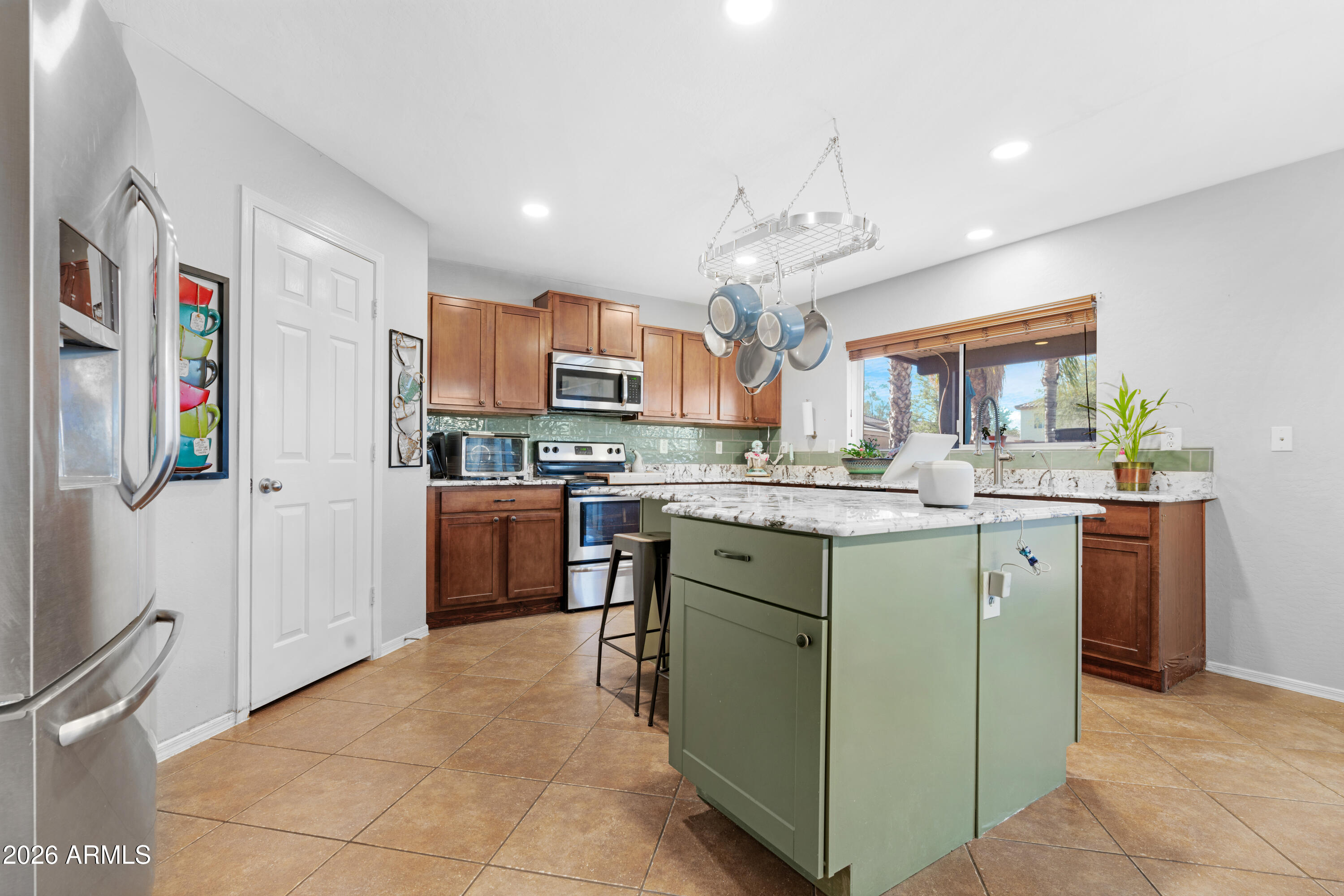 28204 N GRANITE Avenue