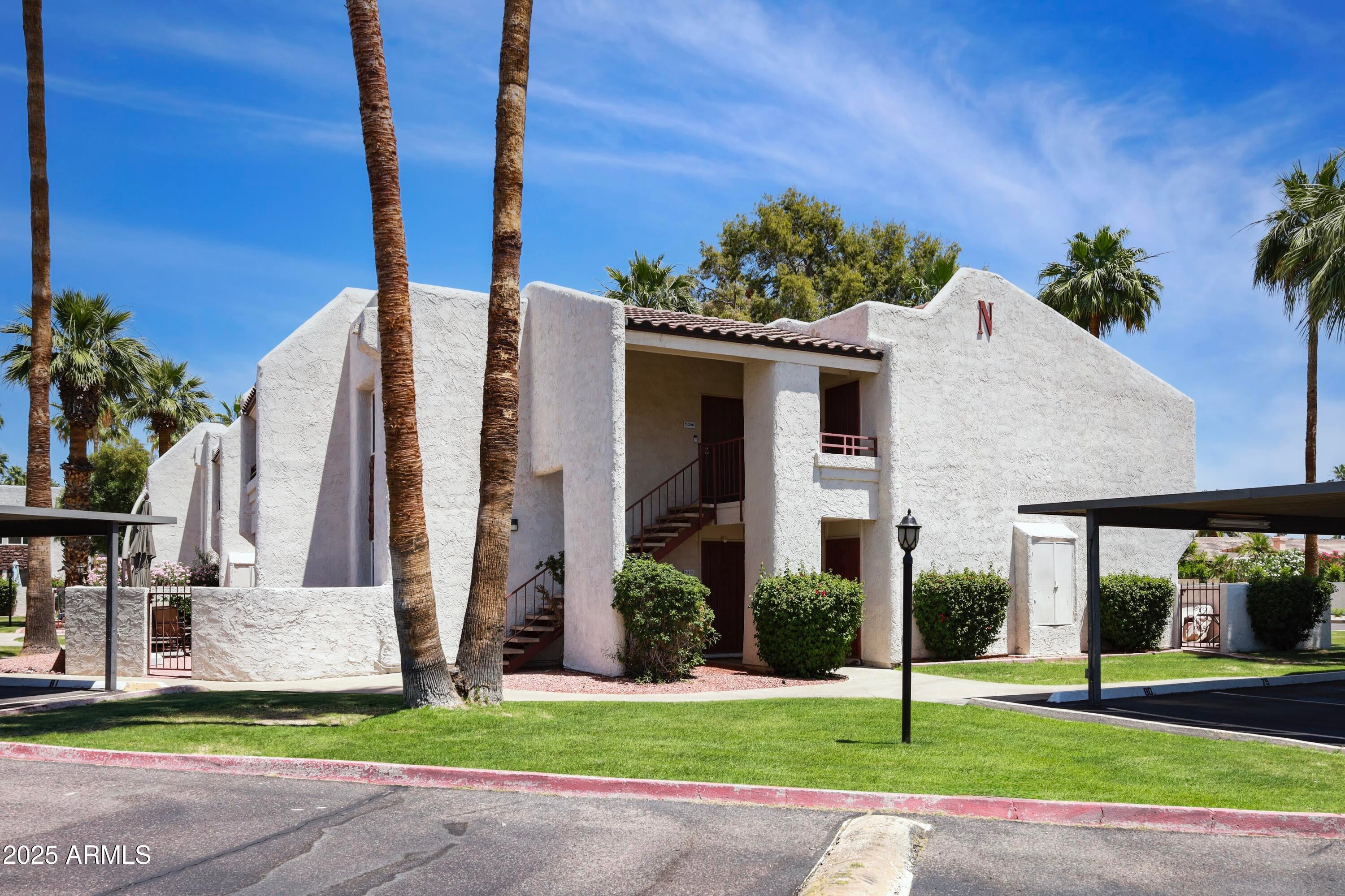 7350 N VIA PASEO DEL SUR -- N207
