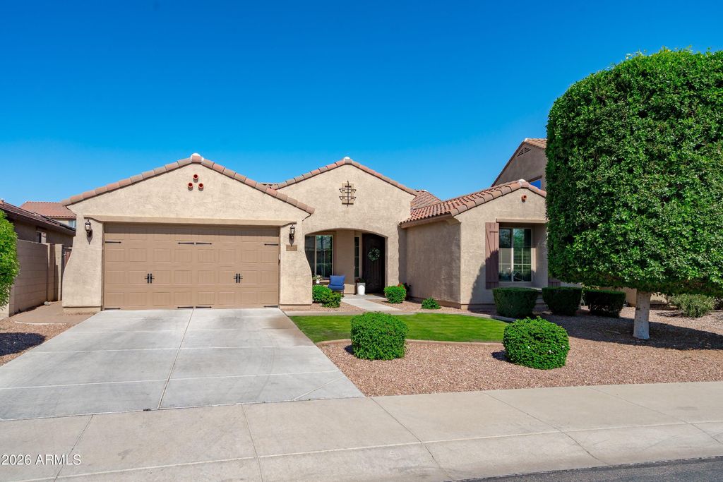Photo of 10772 W Whitehorn Way, Peoria, AZ 85383 (MLS # 6993597)