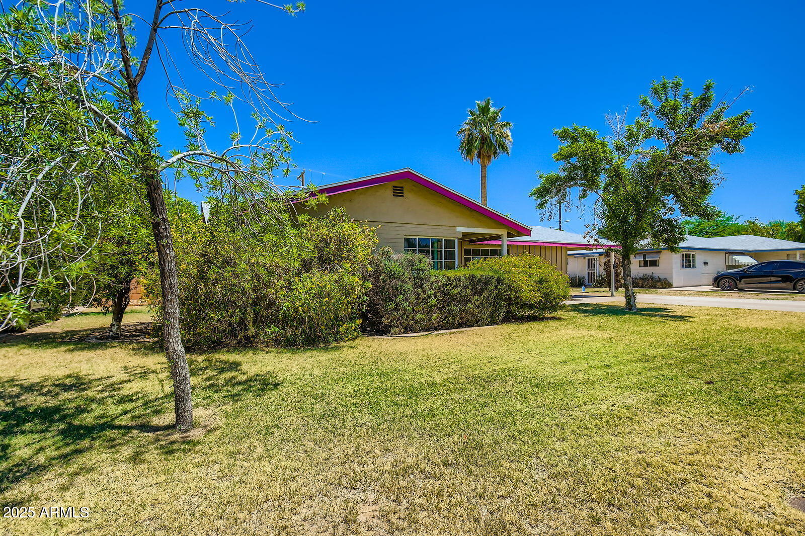 Homes 1 3936 E Oak Street