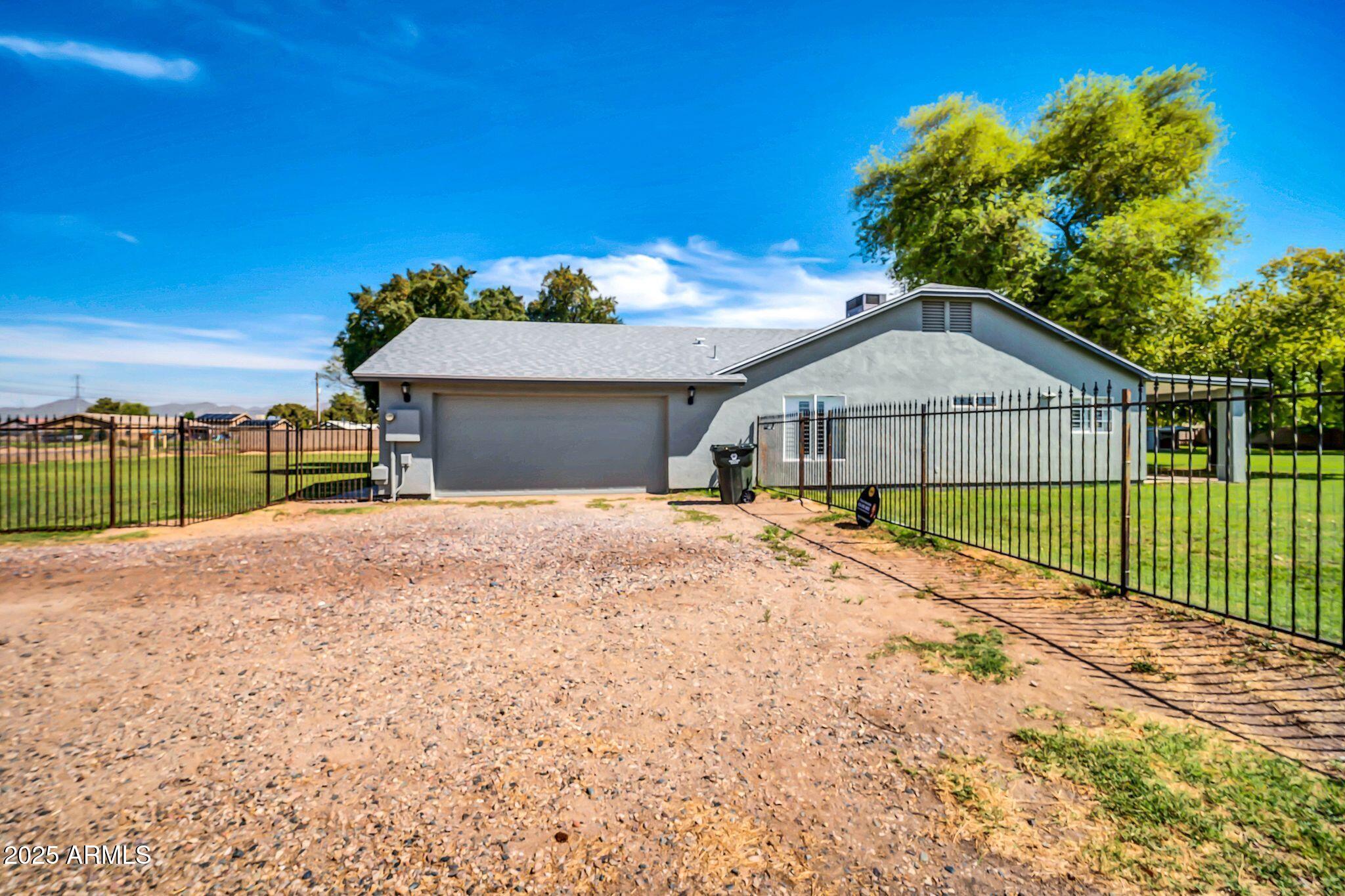20042 W DUNLAP Road