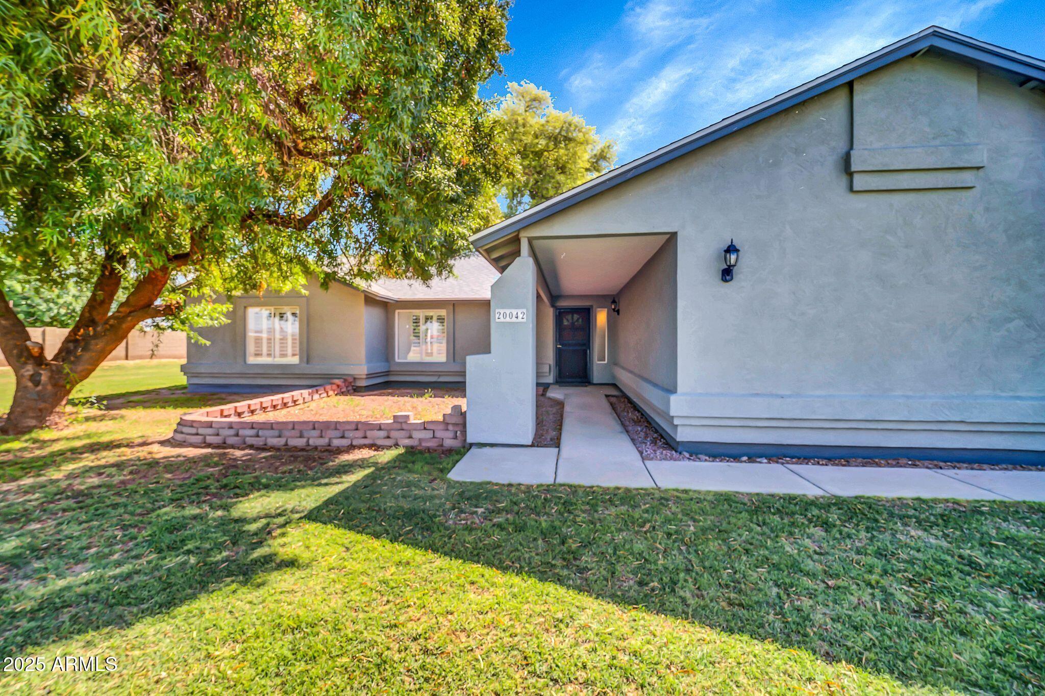 20042 W DUNLAP Road