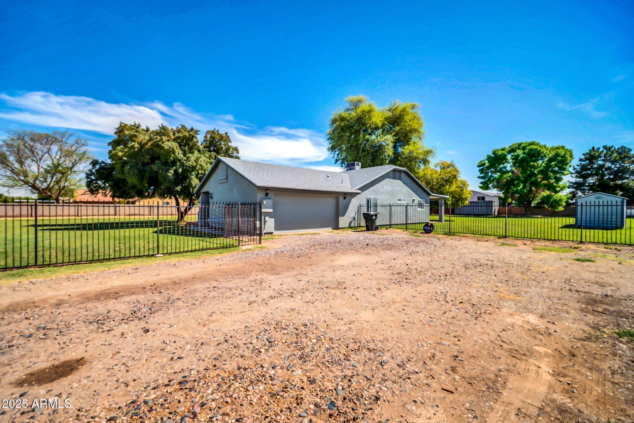 20042 W DUNLAP Road