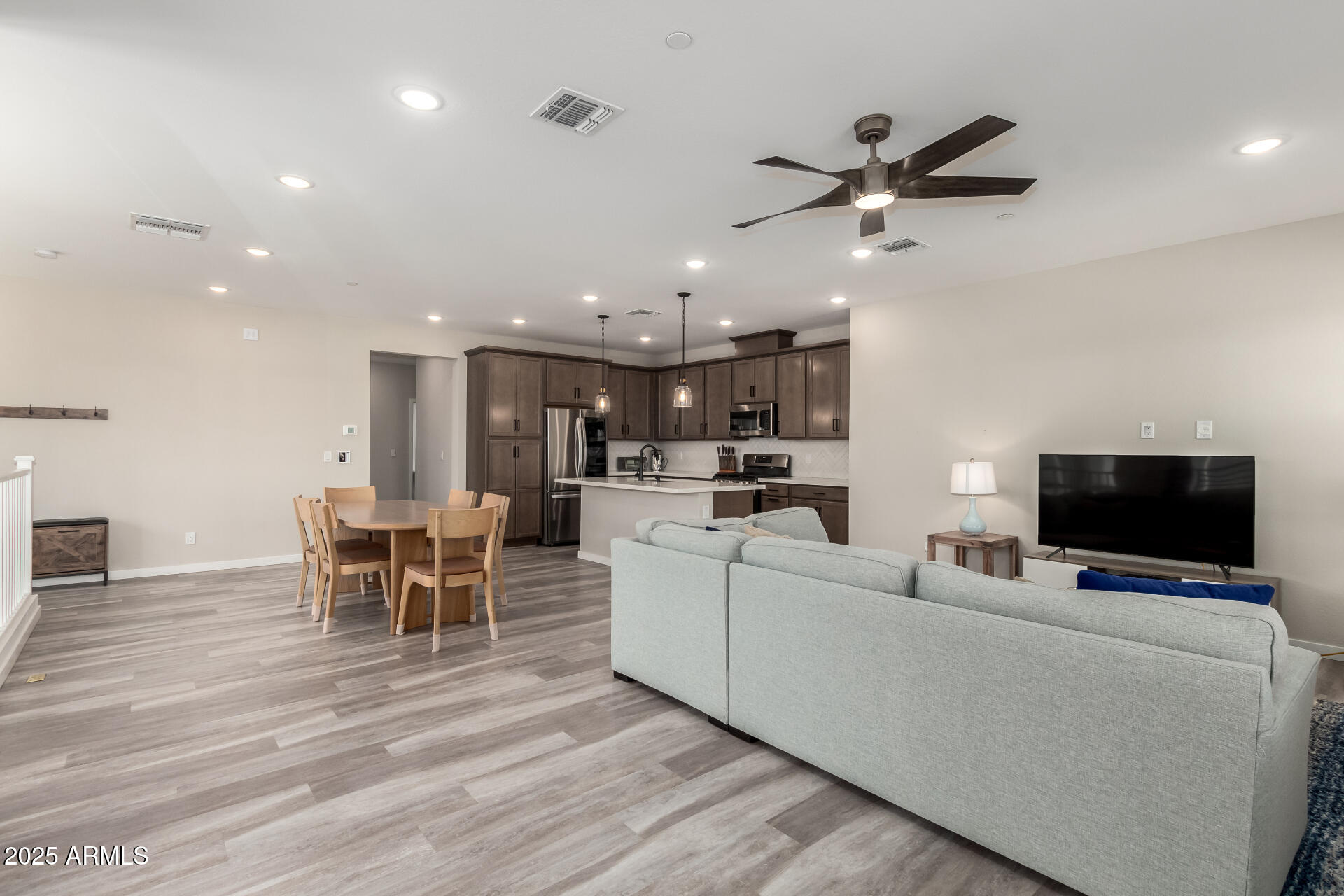759 E LARK Street 202