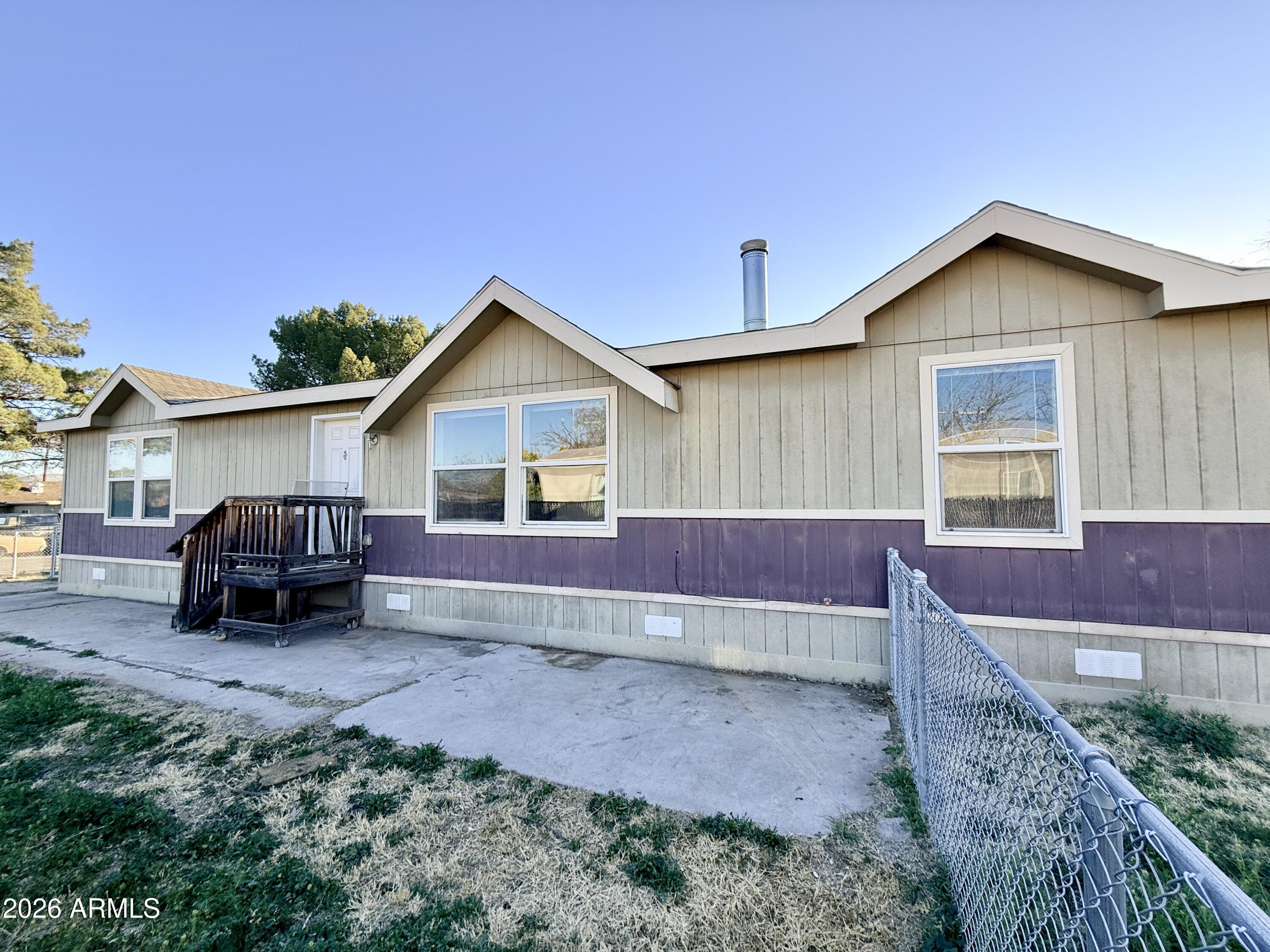 1439 E COCONINO Street