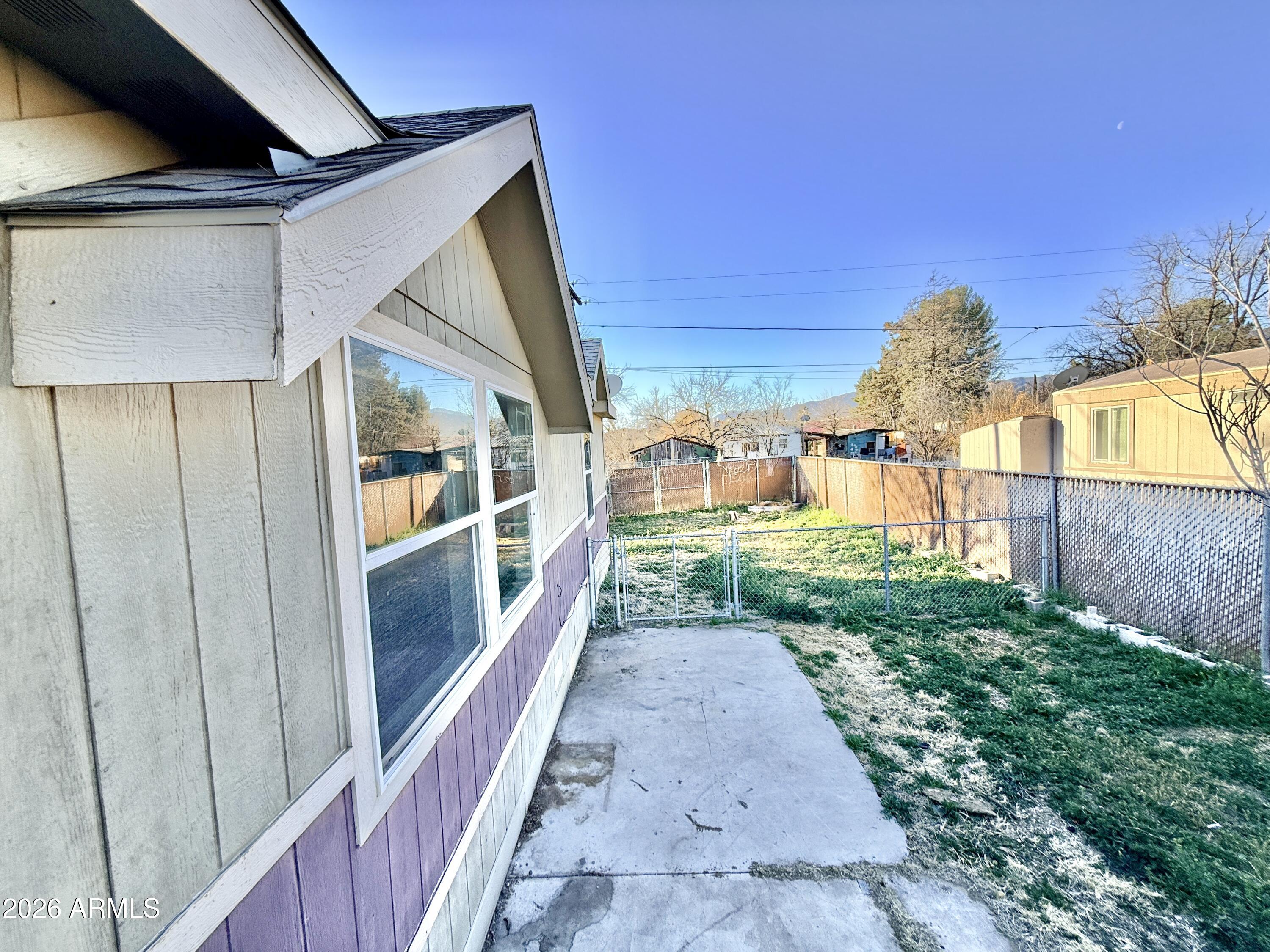 1439 E COCONINO Street