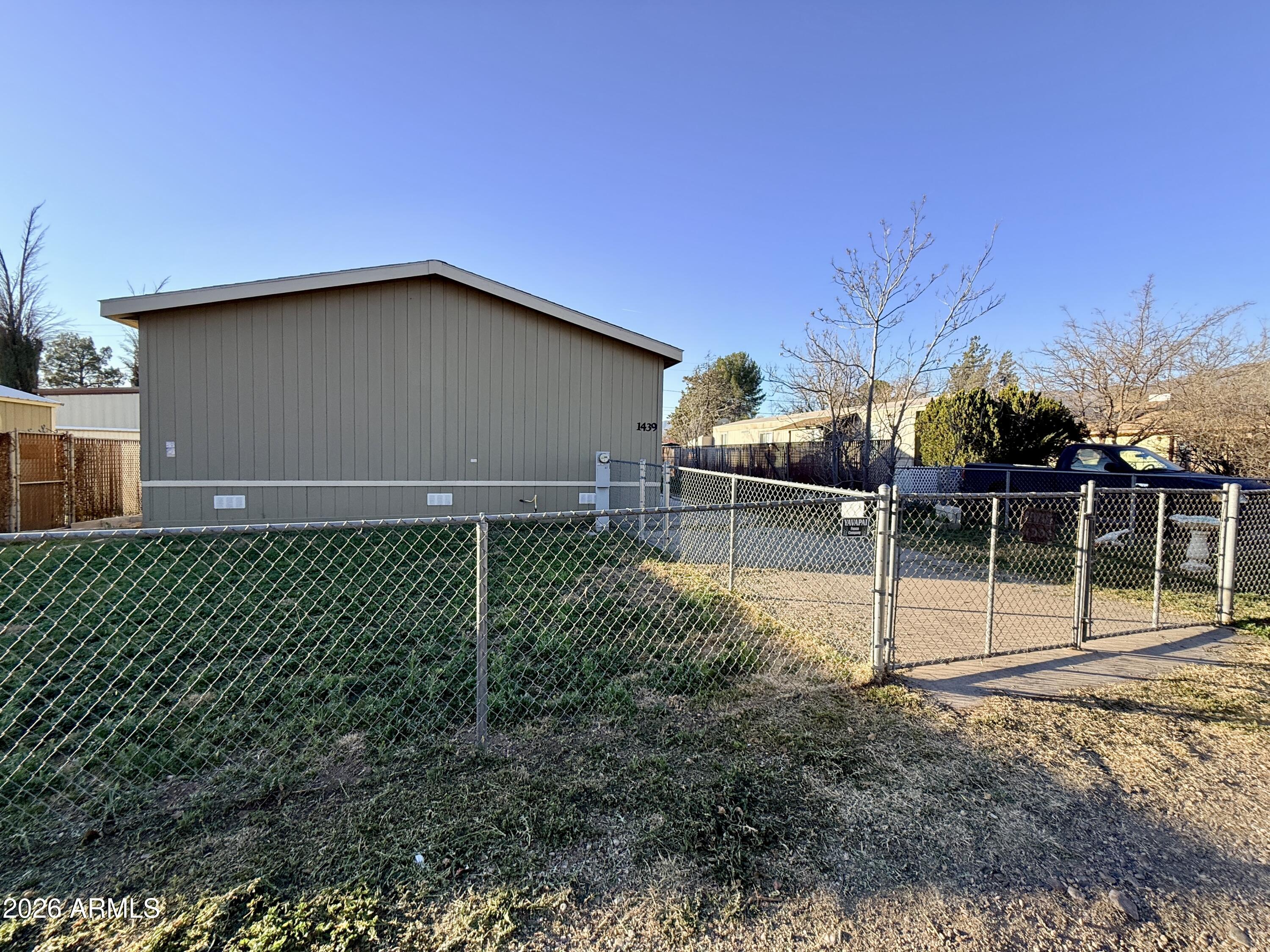 1439 E COCONINO Street