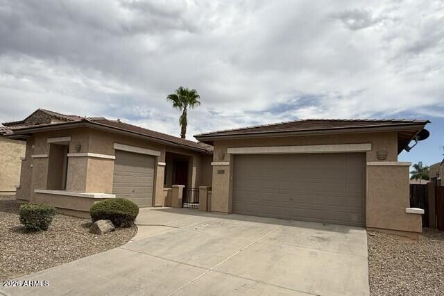763 E Torrey Pines Place