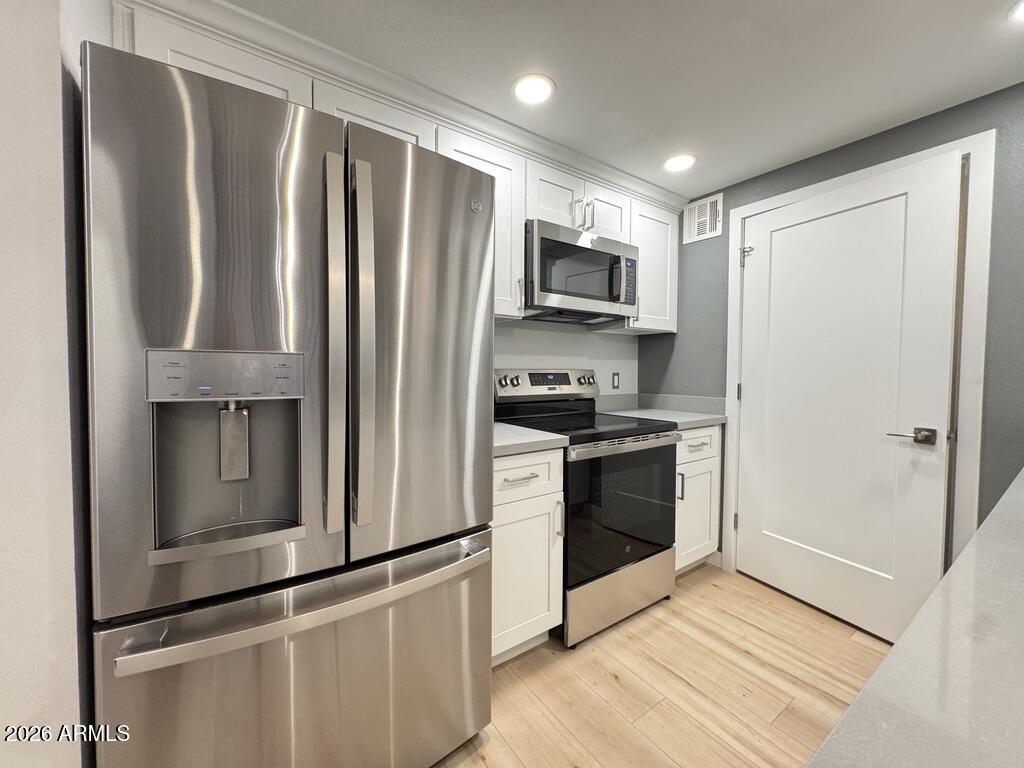 1701 E COLTER Street 431