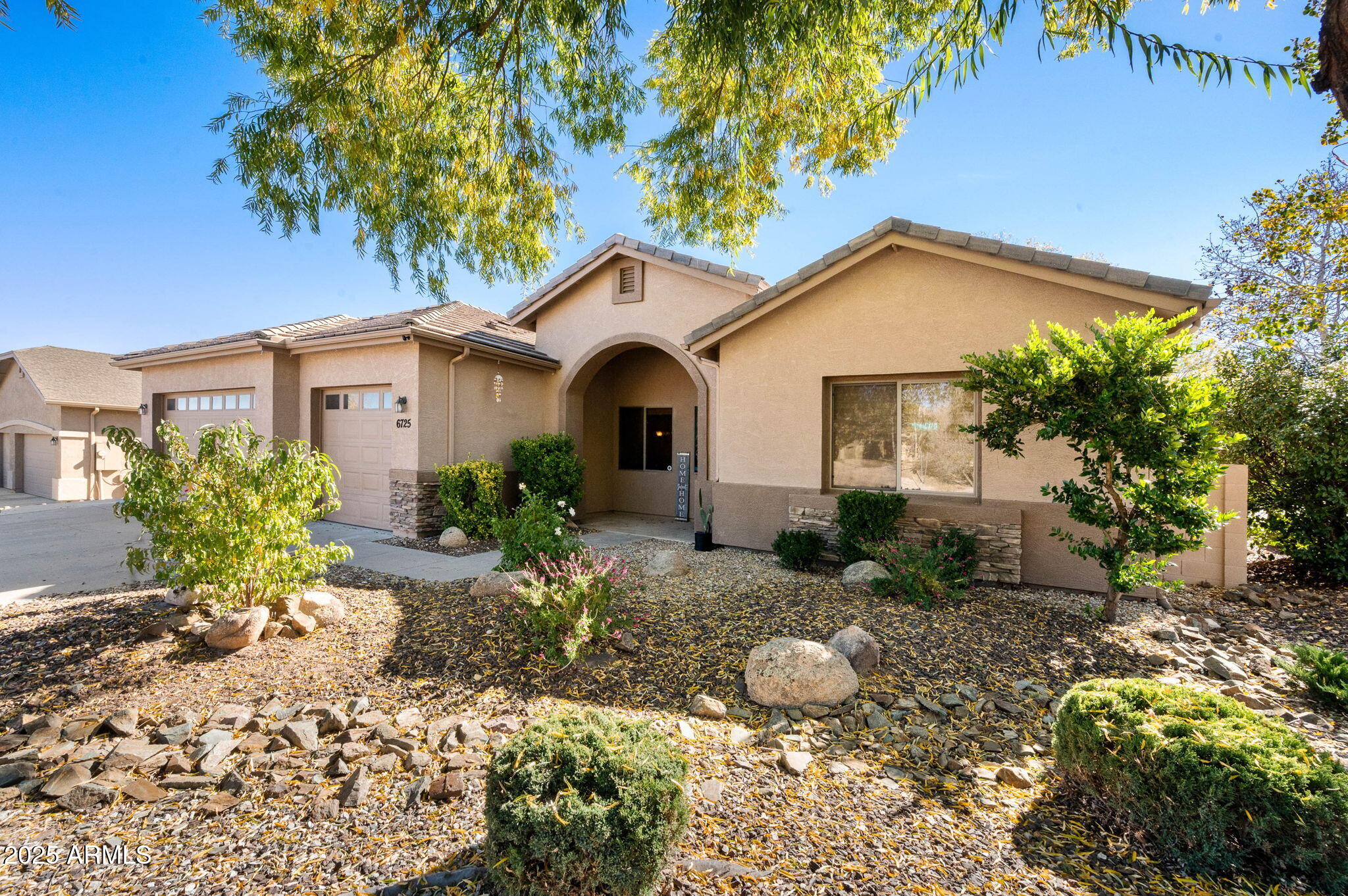 6725 E MAYFLOWER Lane