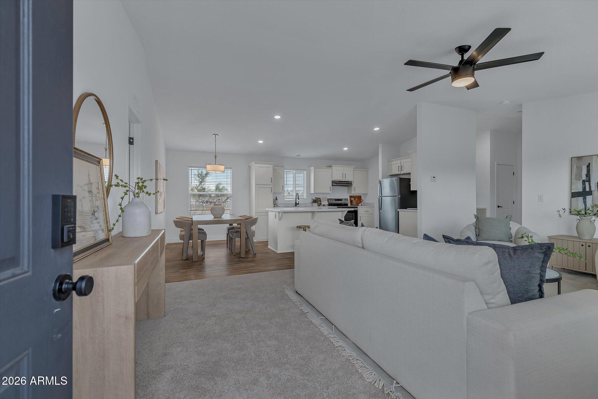 1047 W WINDSONG Street