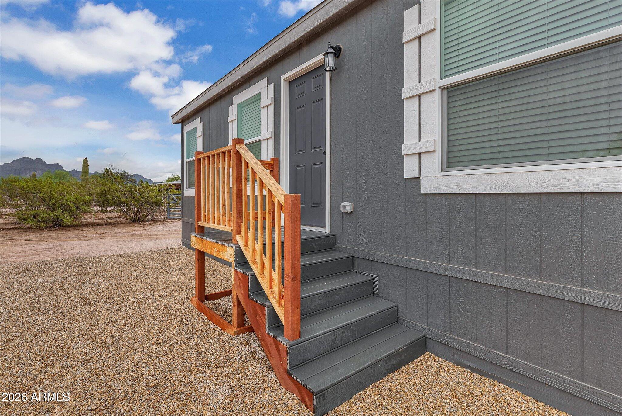 1047 W WINDSONG Street