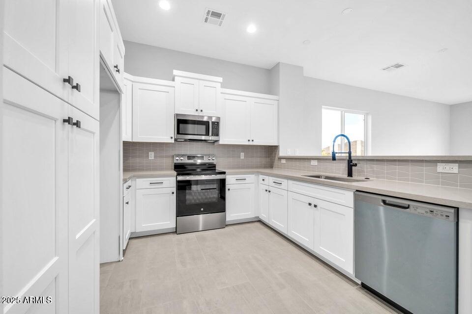 3835 W FOX Road
