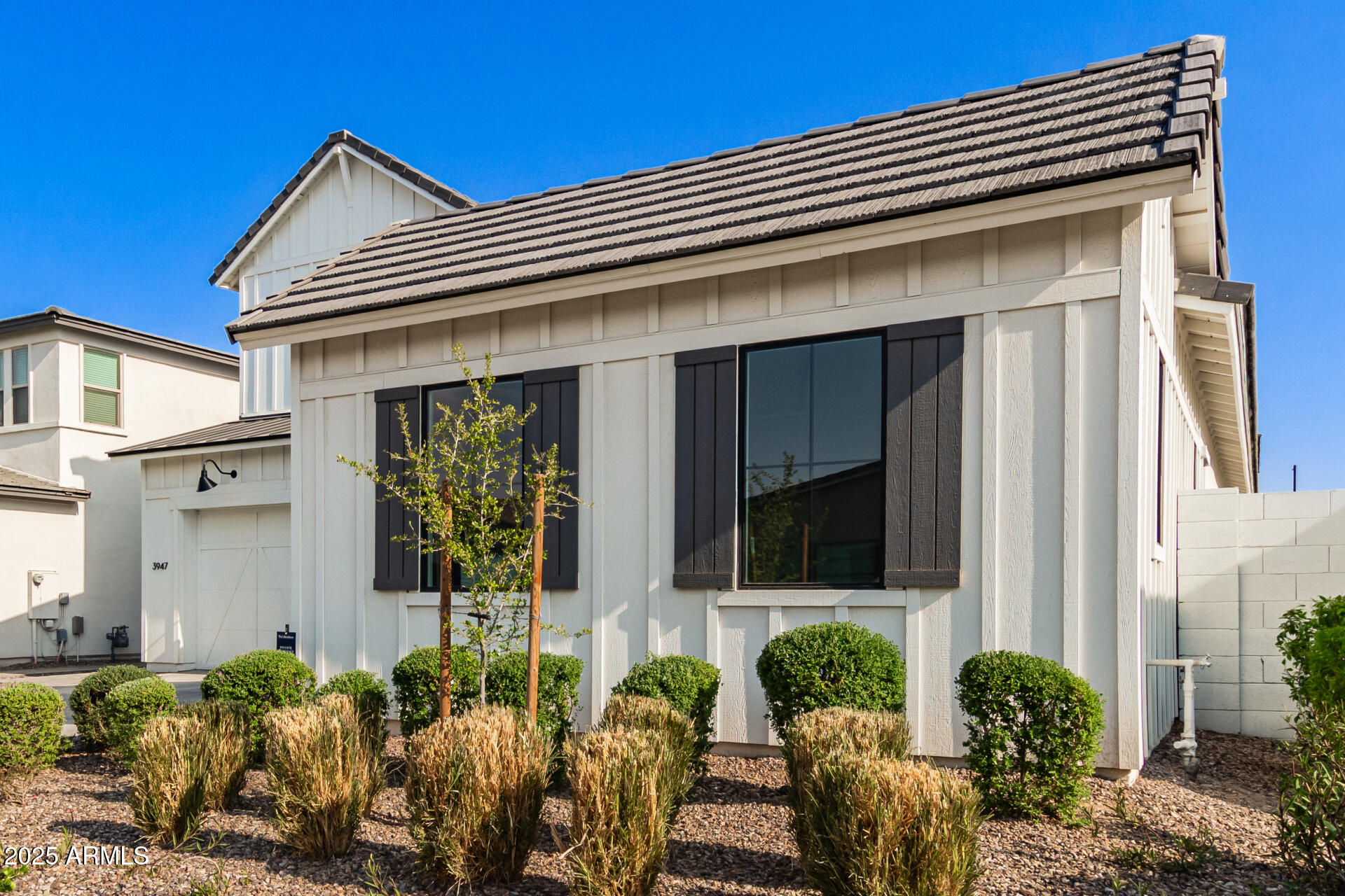 3947 W SERPENTINE Drive
