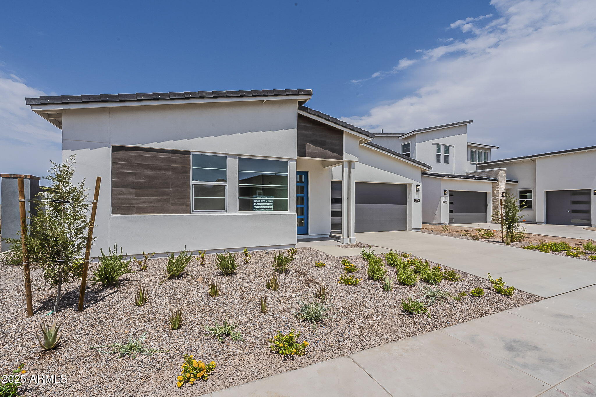 3694 W HORSE TRAIL Way