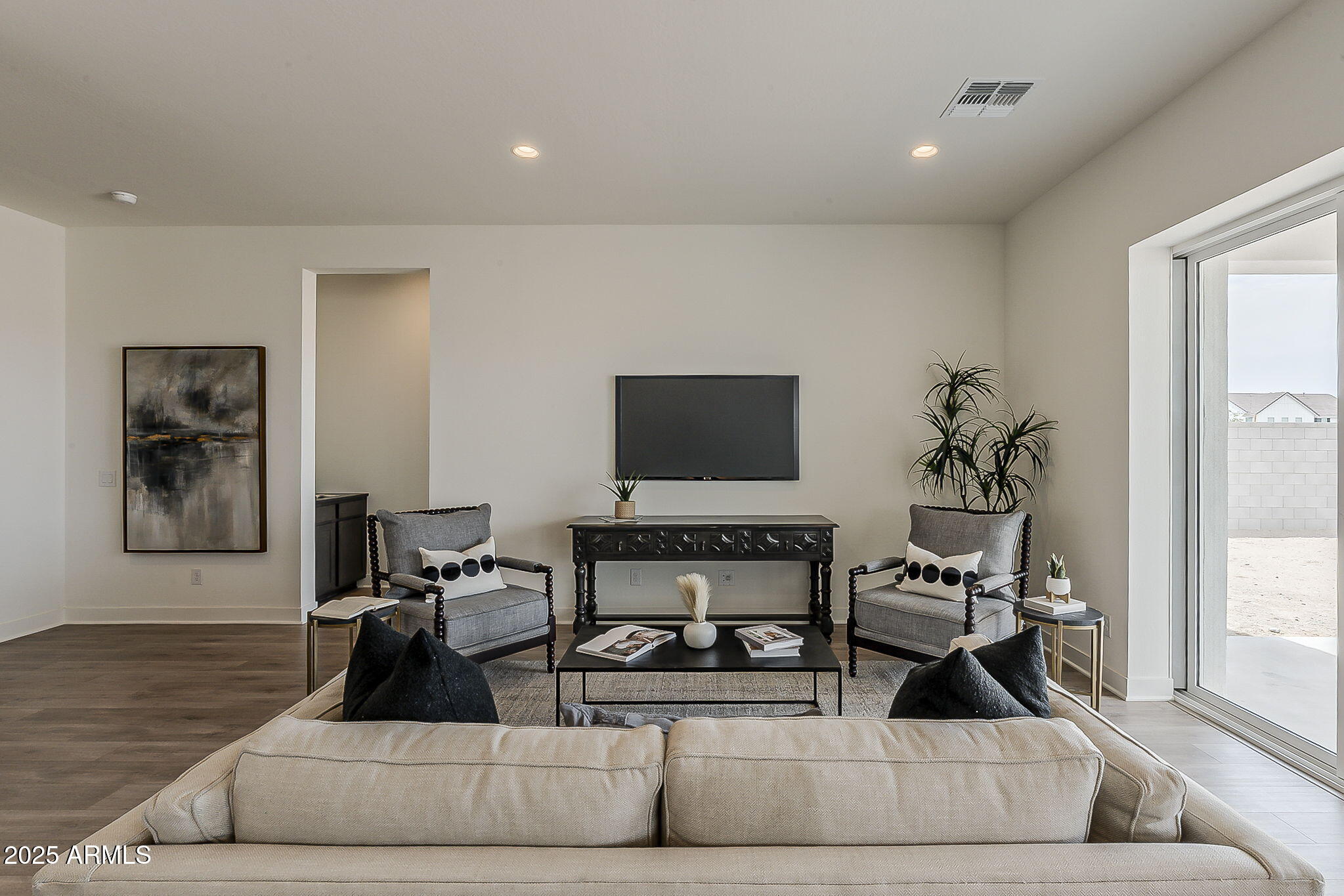 3694 W HORSE TRAIL Way