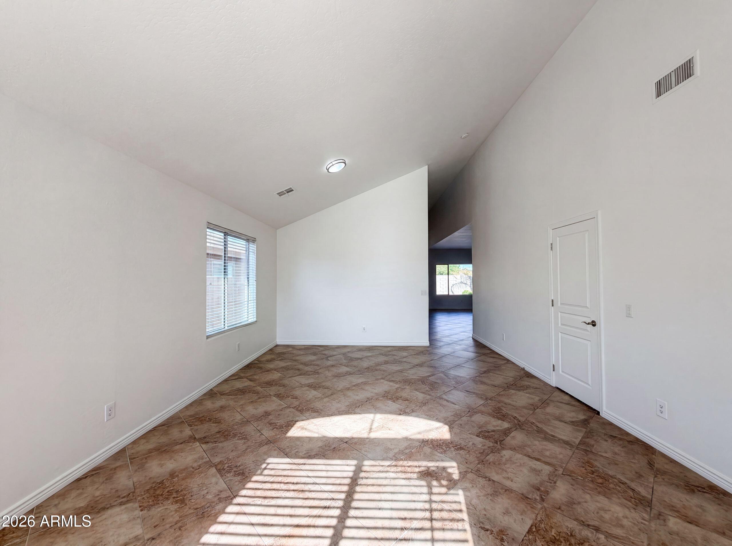 18689 N MILLER Way