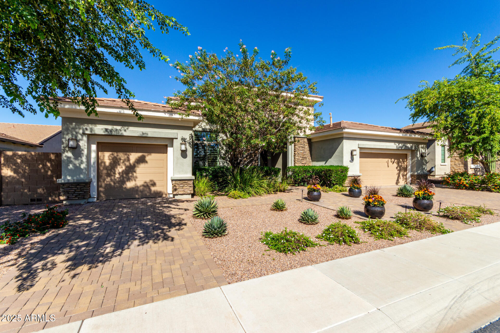 5430 E LAS PIEDRAS Way