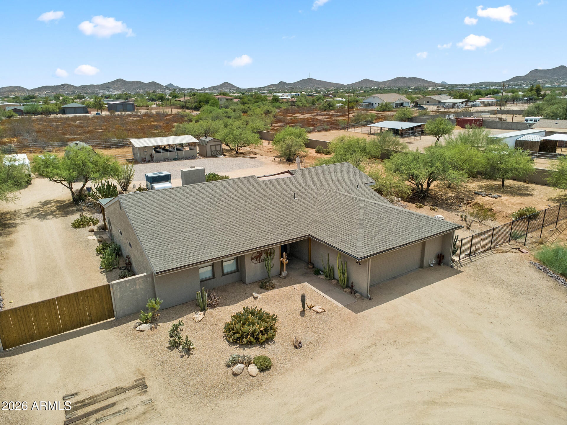 1011 E MADDOCK Road