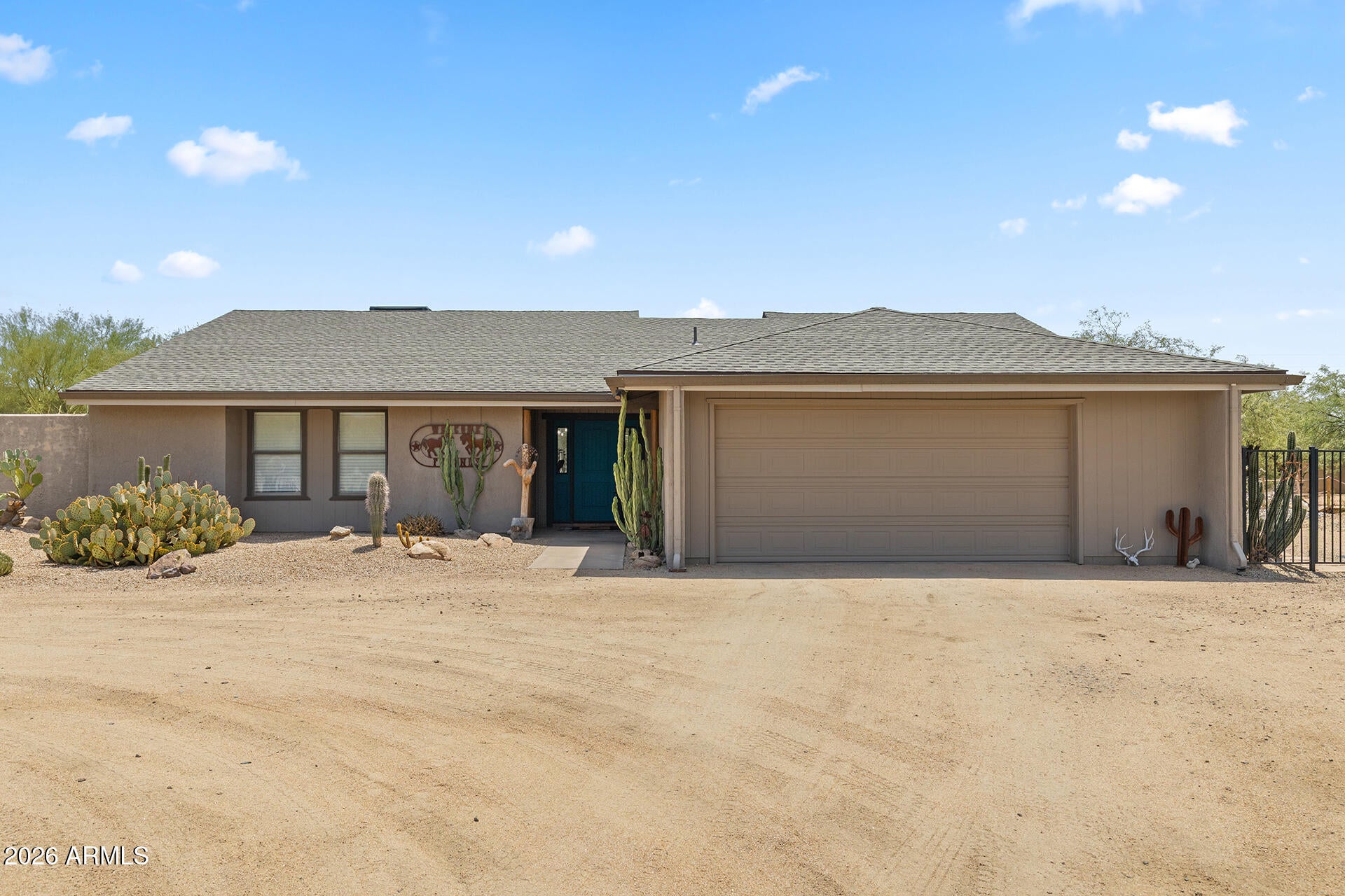 1011 E MADDOCK Road