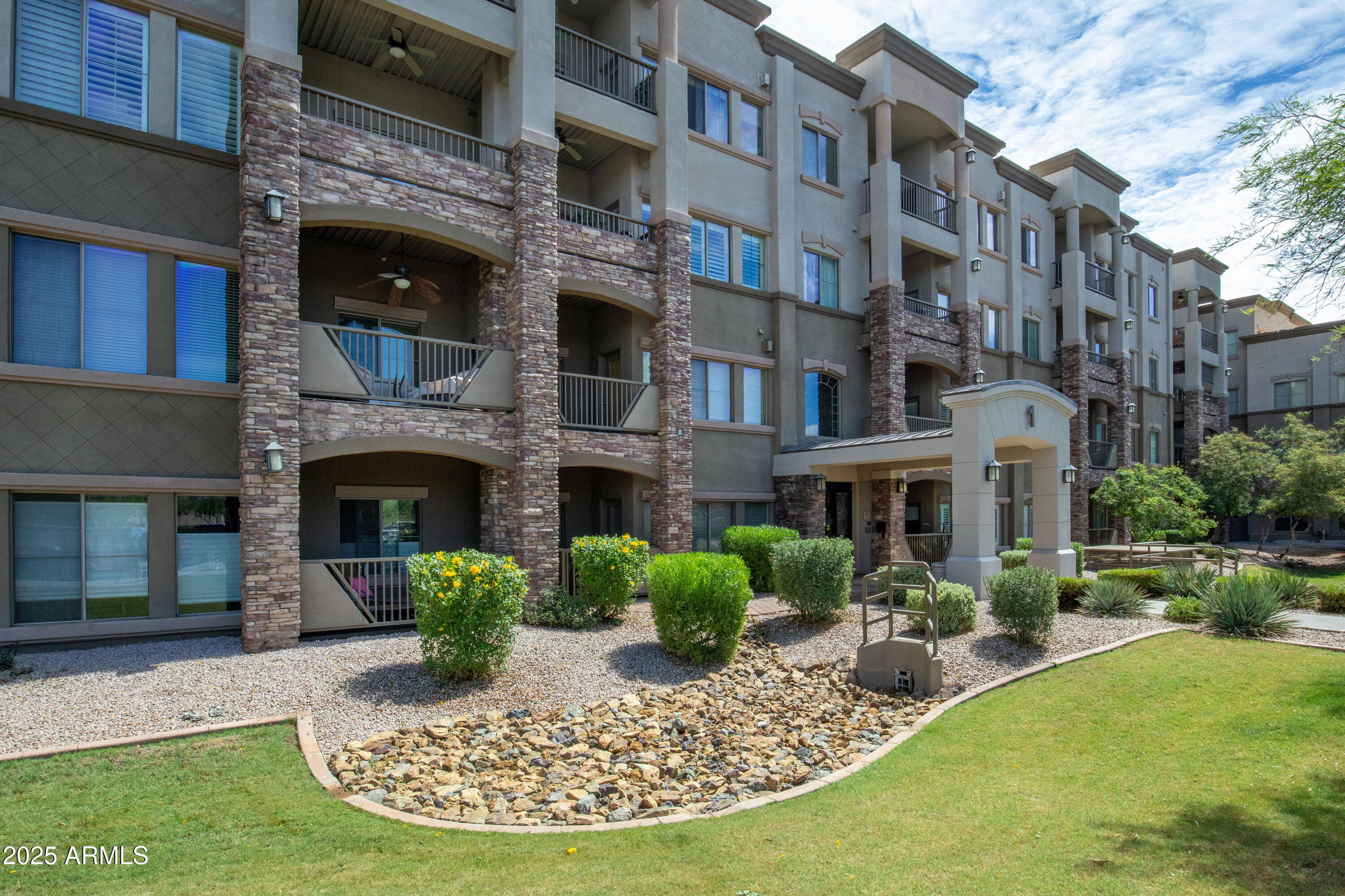 5450 E DEER VALLEY Drive 1004