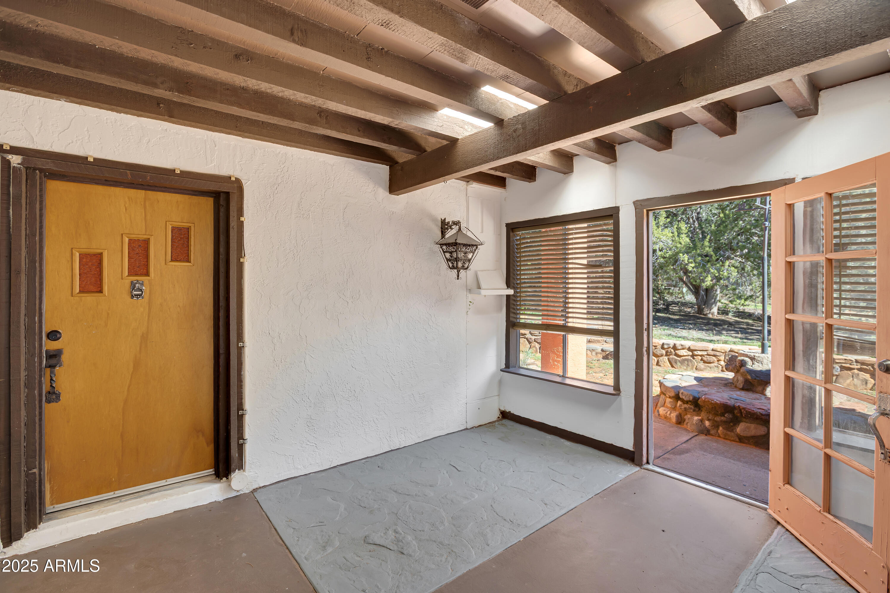 255 QUAIL HOLLOW Drive