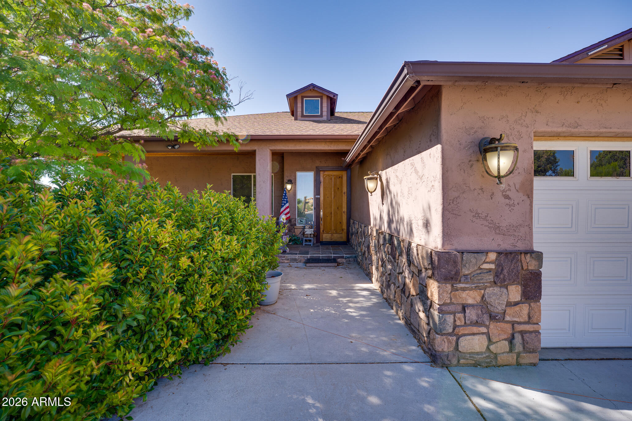 2647 E LOBO Circle