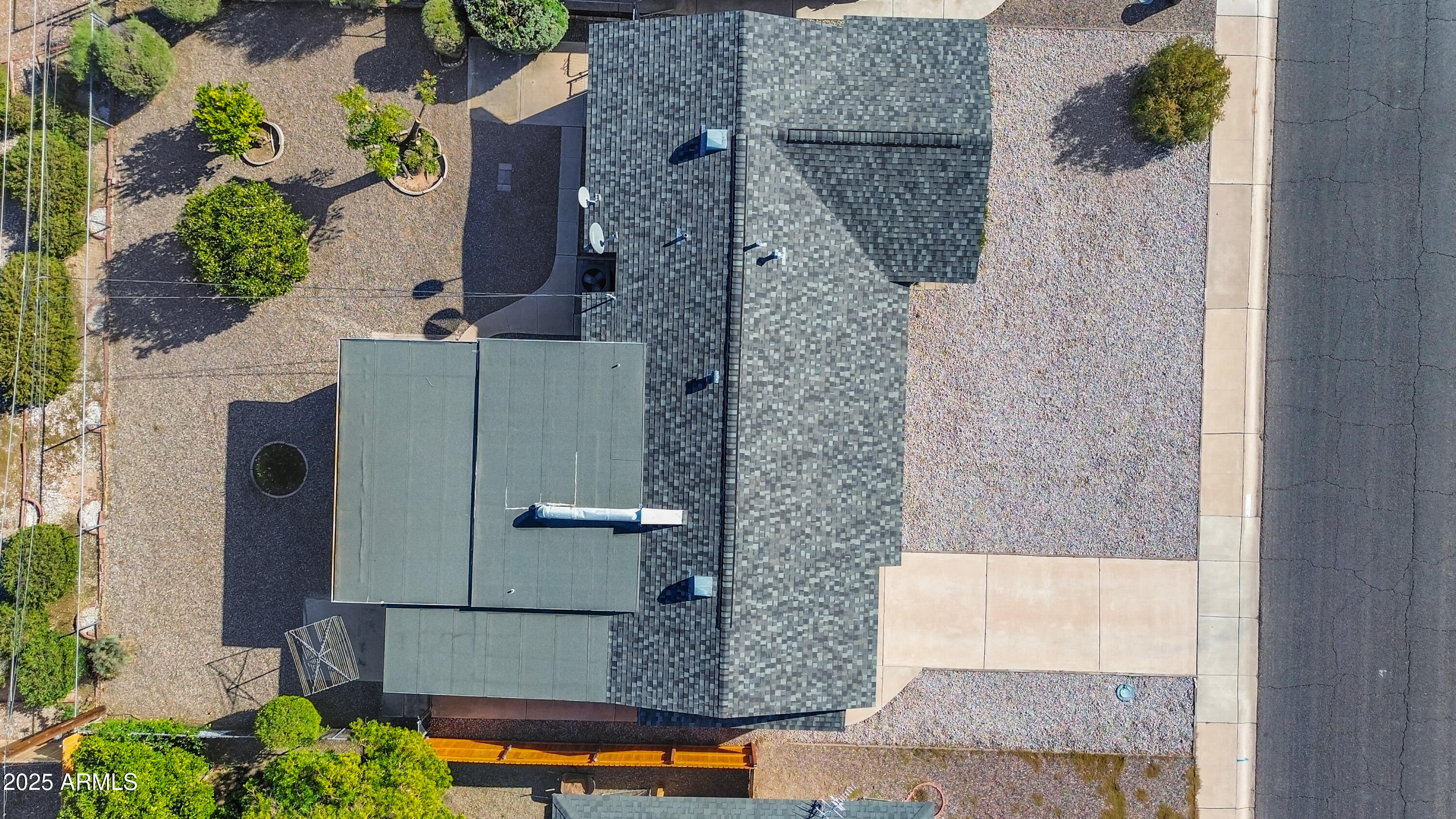 10126 W DESERT HILLS Drive