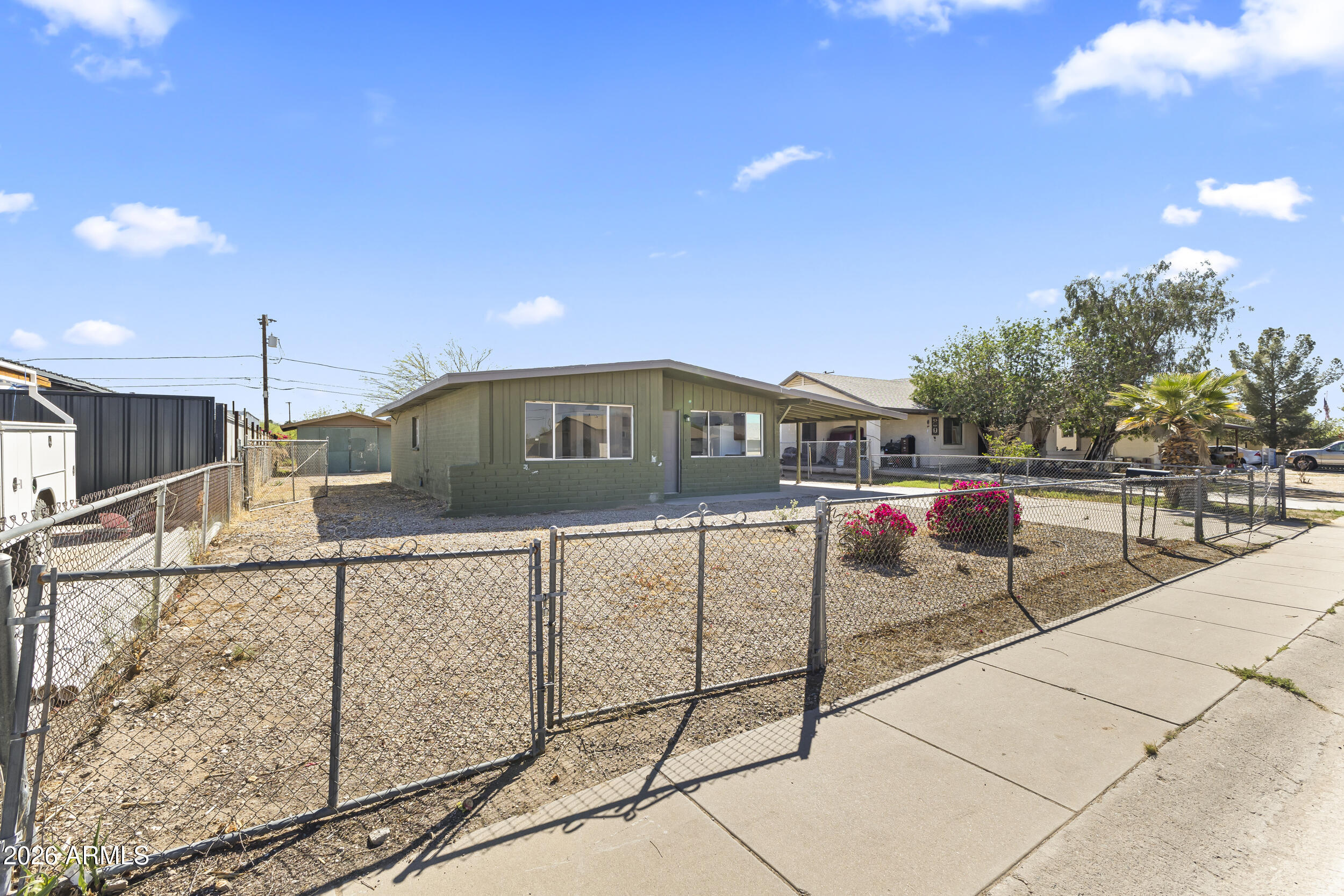 1113 E BISNAGA Street
