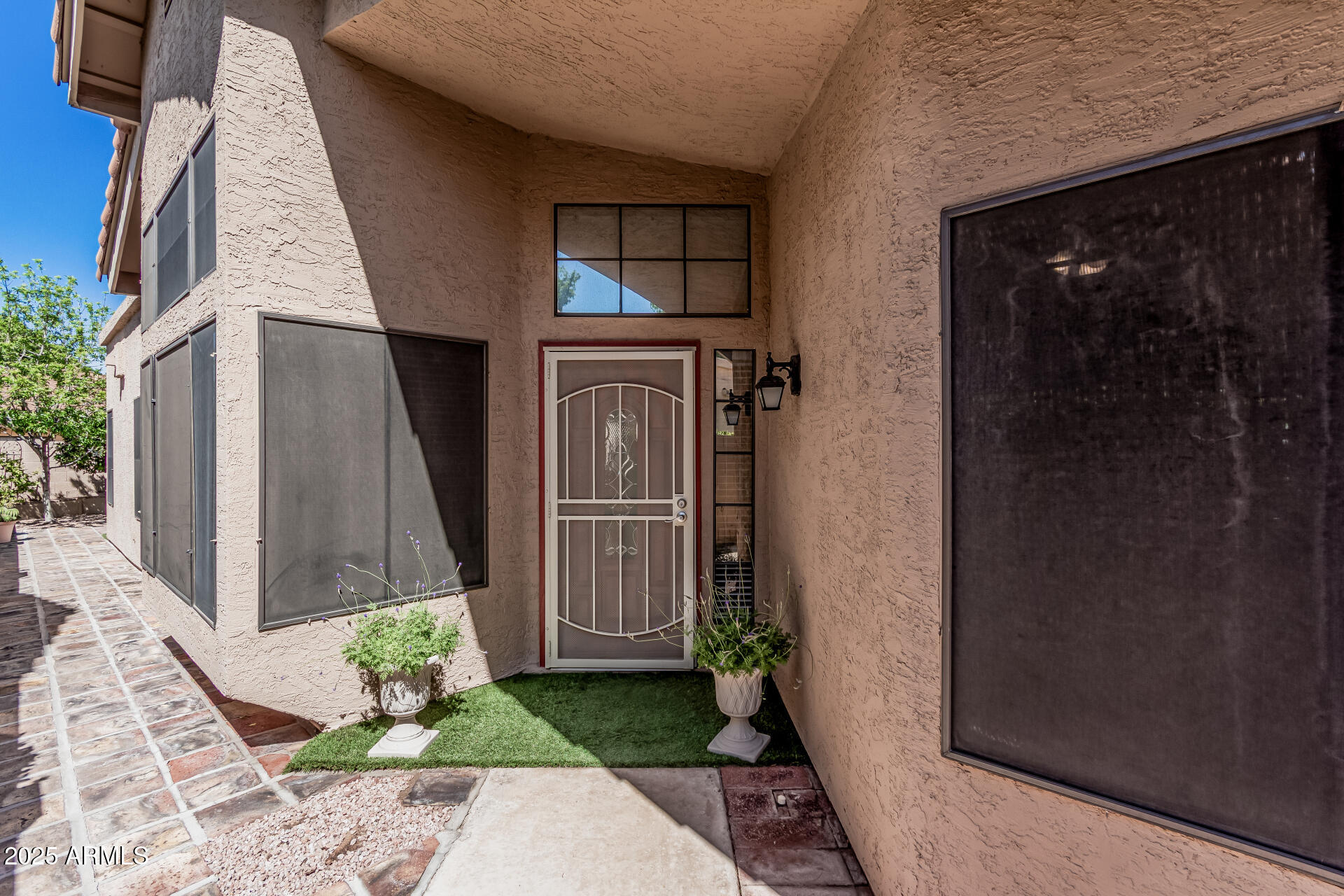 2348 W COMSTOCK Drive